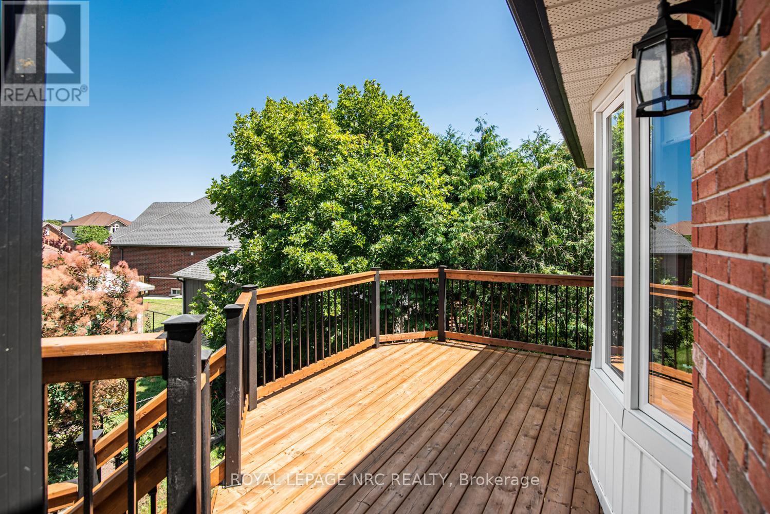 












149 DORCHESTER DRIVE

,
Grimsby,




Ontario
L3M5J9

