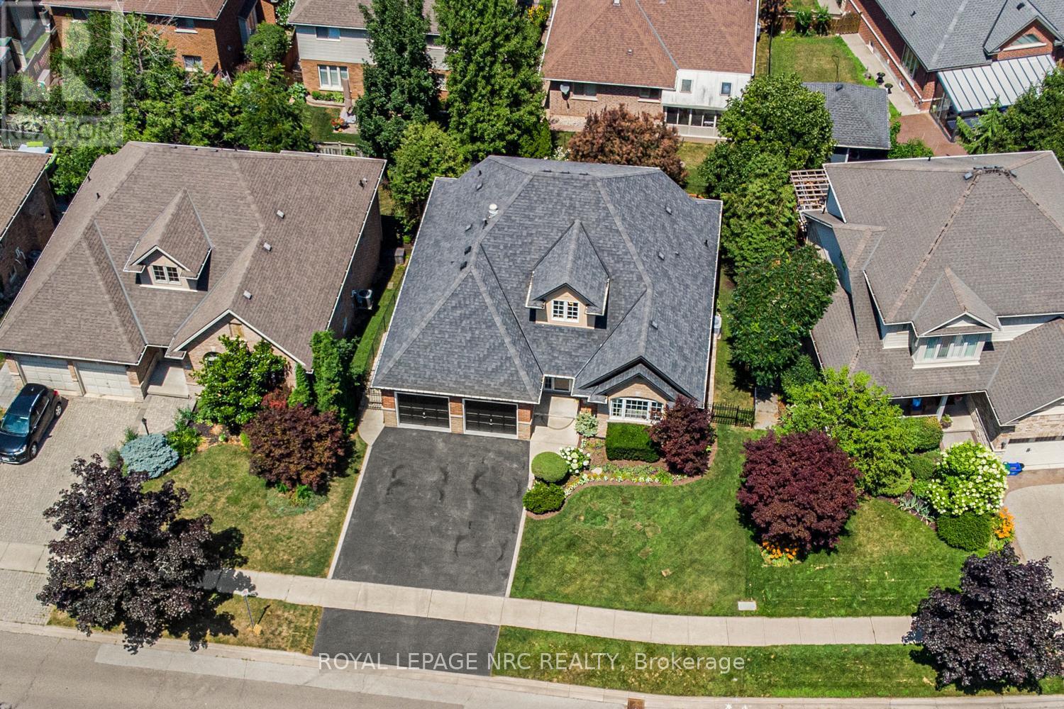 












149 DORCHESTER DRIVE

,
Grimsby,




Ontario
L3M5J9

