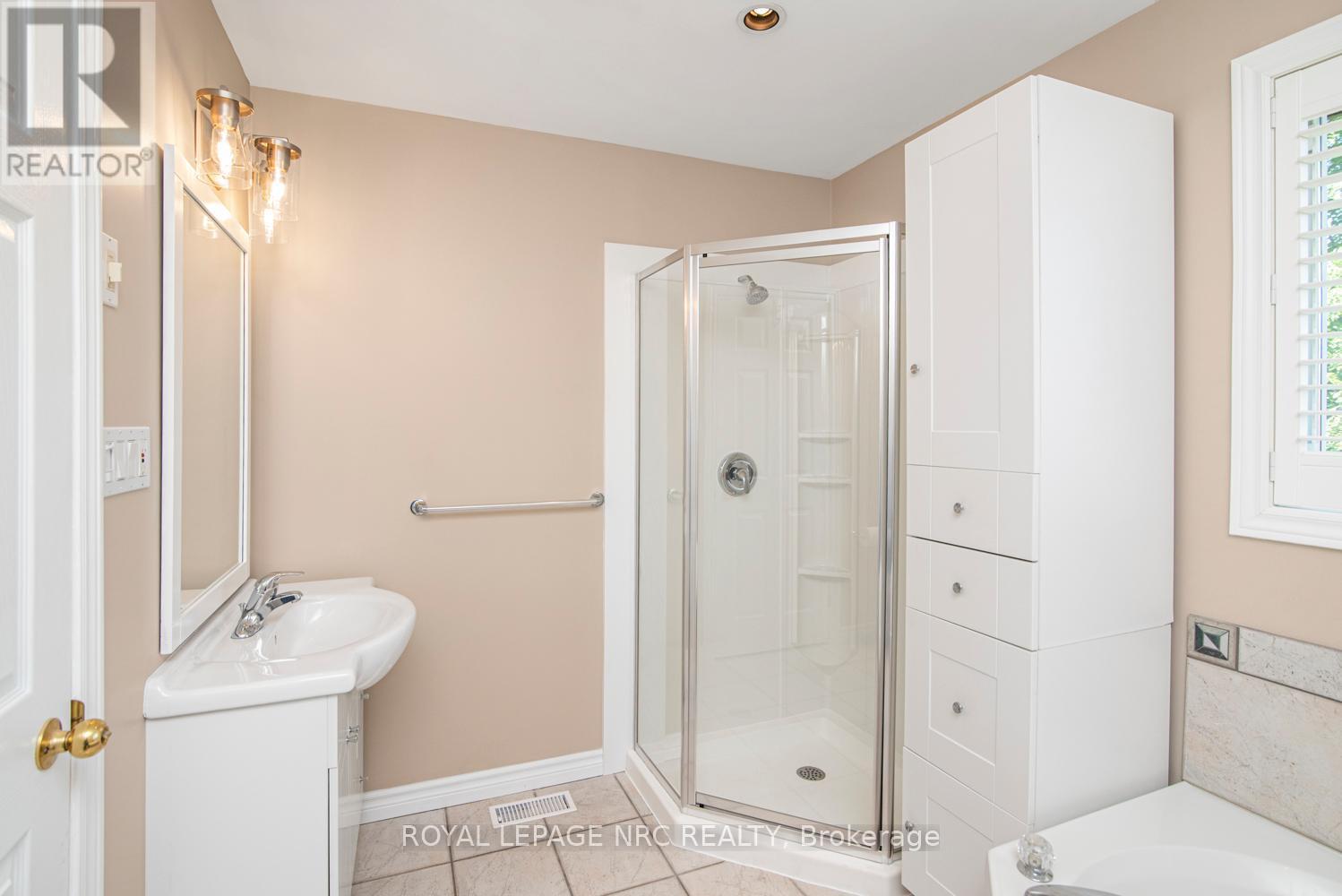 












149 DORCHESTER DRIVE

,
Grimsby,




Ontario
L3M5J9

