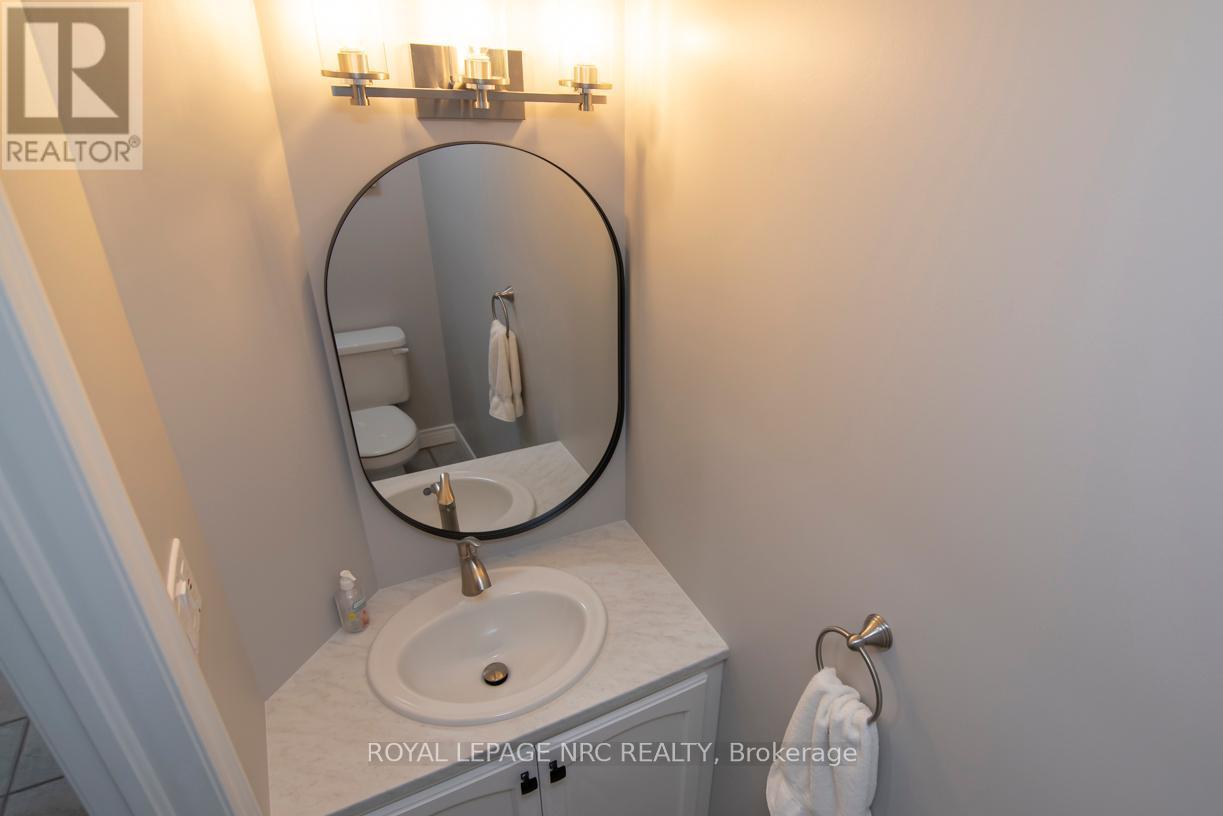 












149 DORCHESTER DRIVE

,
Grimsby,




Ontario
L3M5J9

