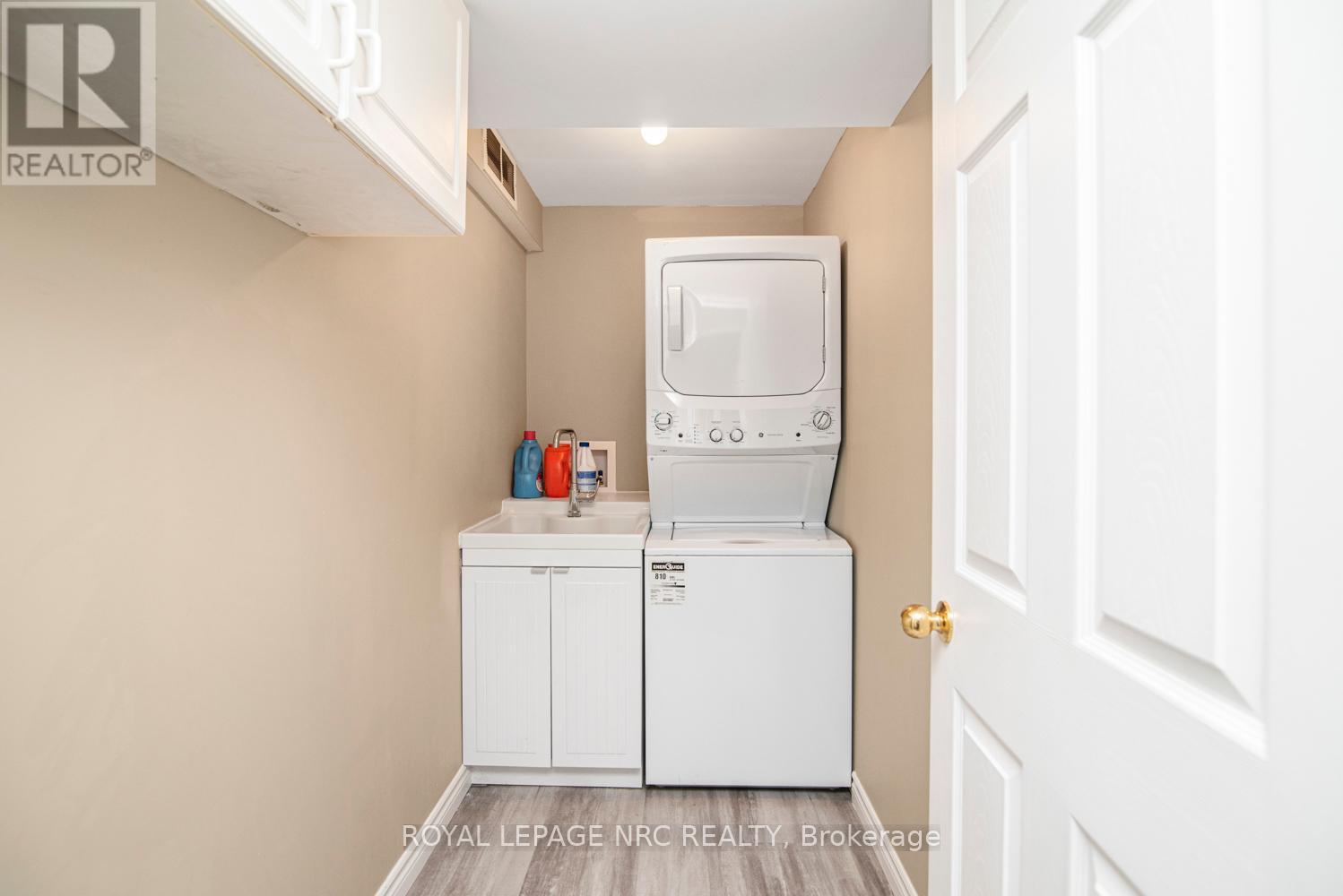 












149 DORCHESTER DRIVE

,
Grimsby,




Ontario
L3M5J9

