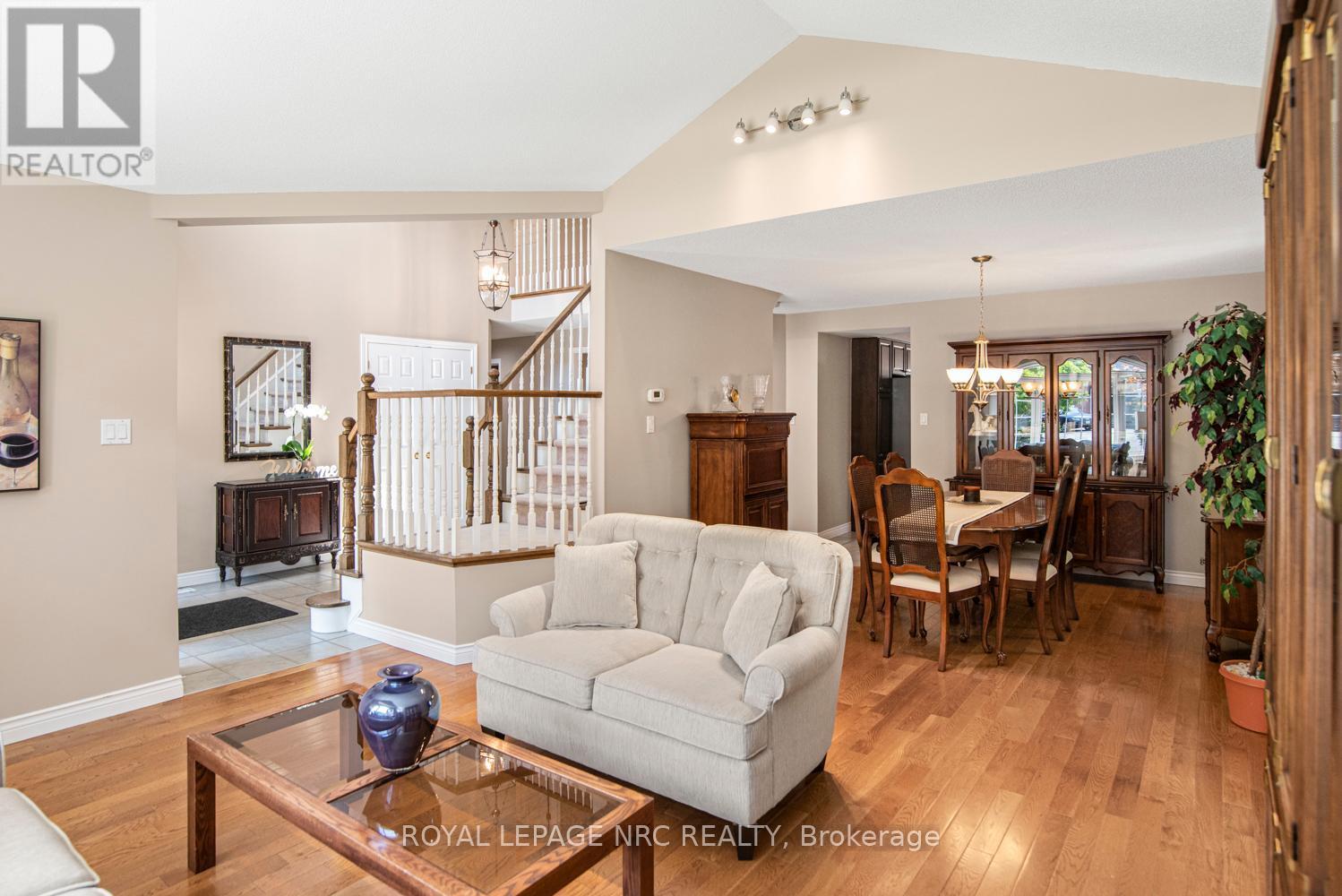 












149 DORCHESTER DRIVE

,
Grimsby,




Ontario
L3M5J9

