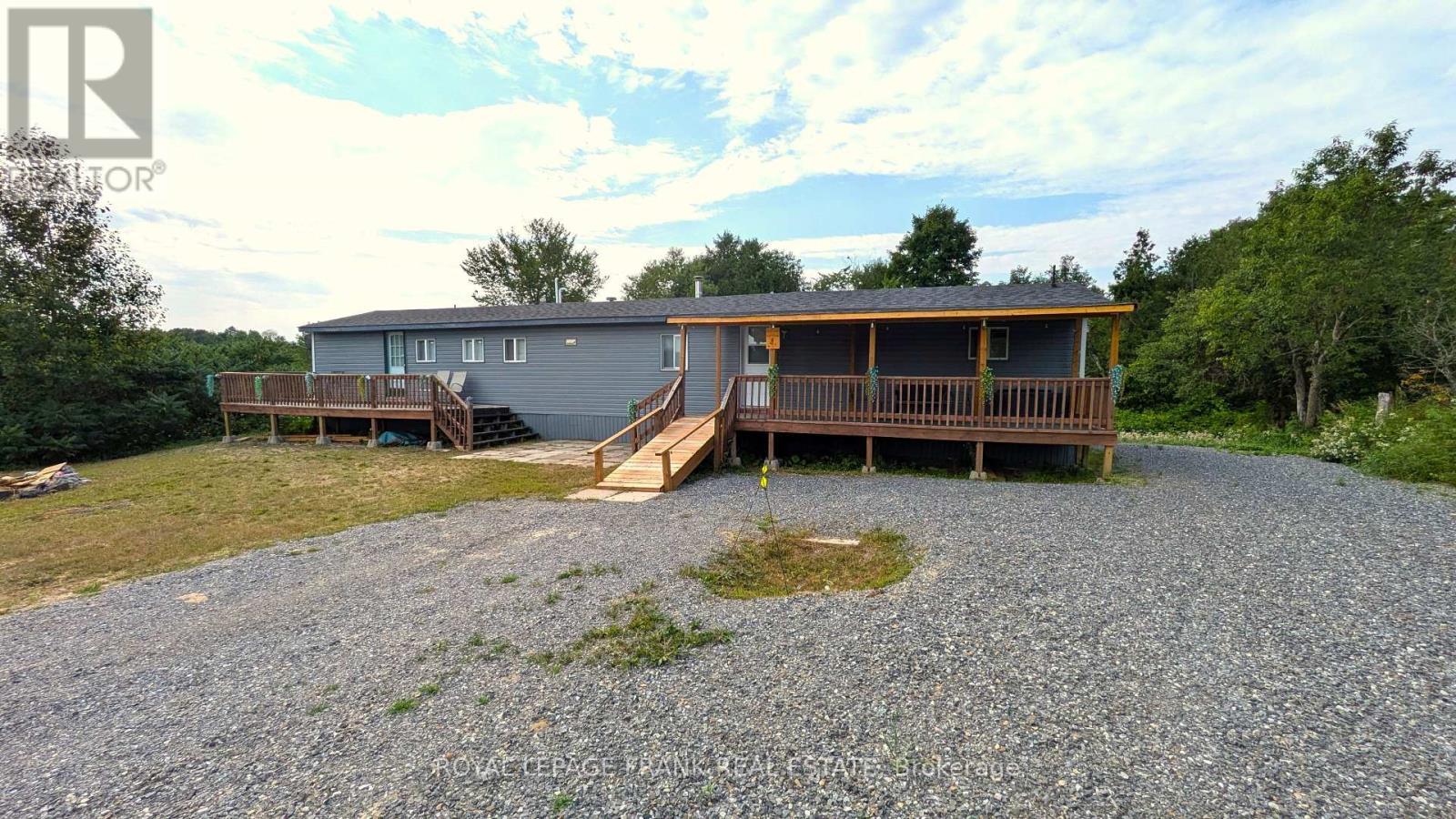 












2171 ST. OLA ROAD

,
Tudor and Cashel (Cashel Ward),




Ontario
K0L1W0

