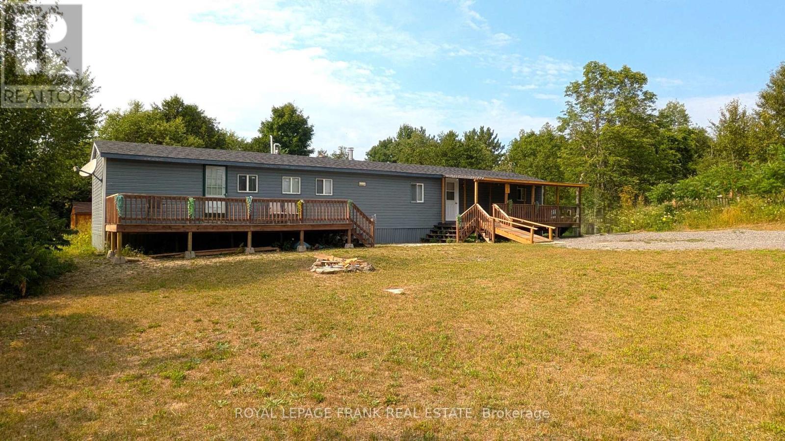 












2171 ST. OLA ROAD

,
Tudor and Cashel (Cashel Ward),




Ontario
K0L1W0

