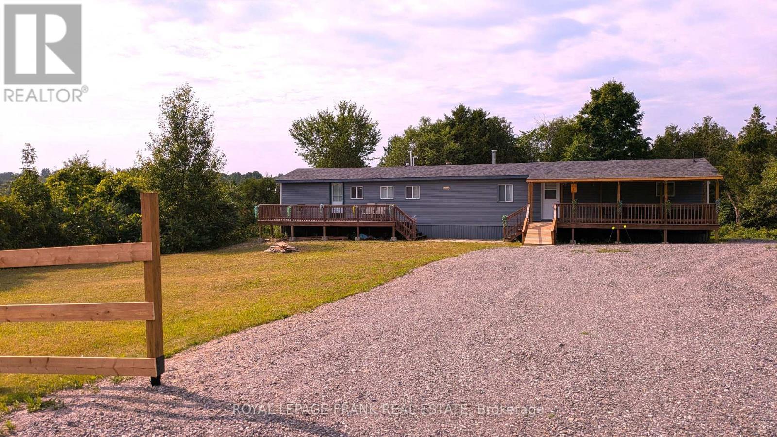 












2171 ST. OLA ROAD

,
Tudor and Cashel (Cashel Ward),




Ontario
K0L1W0


