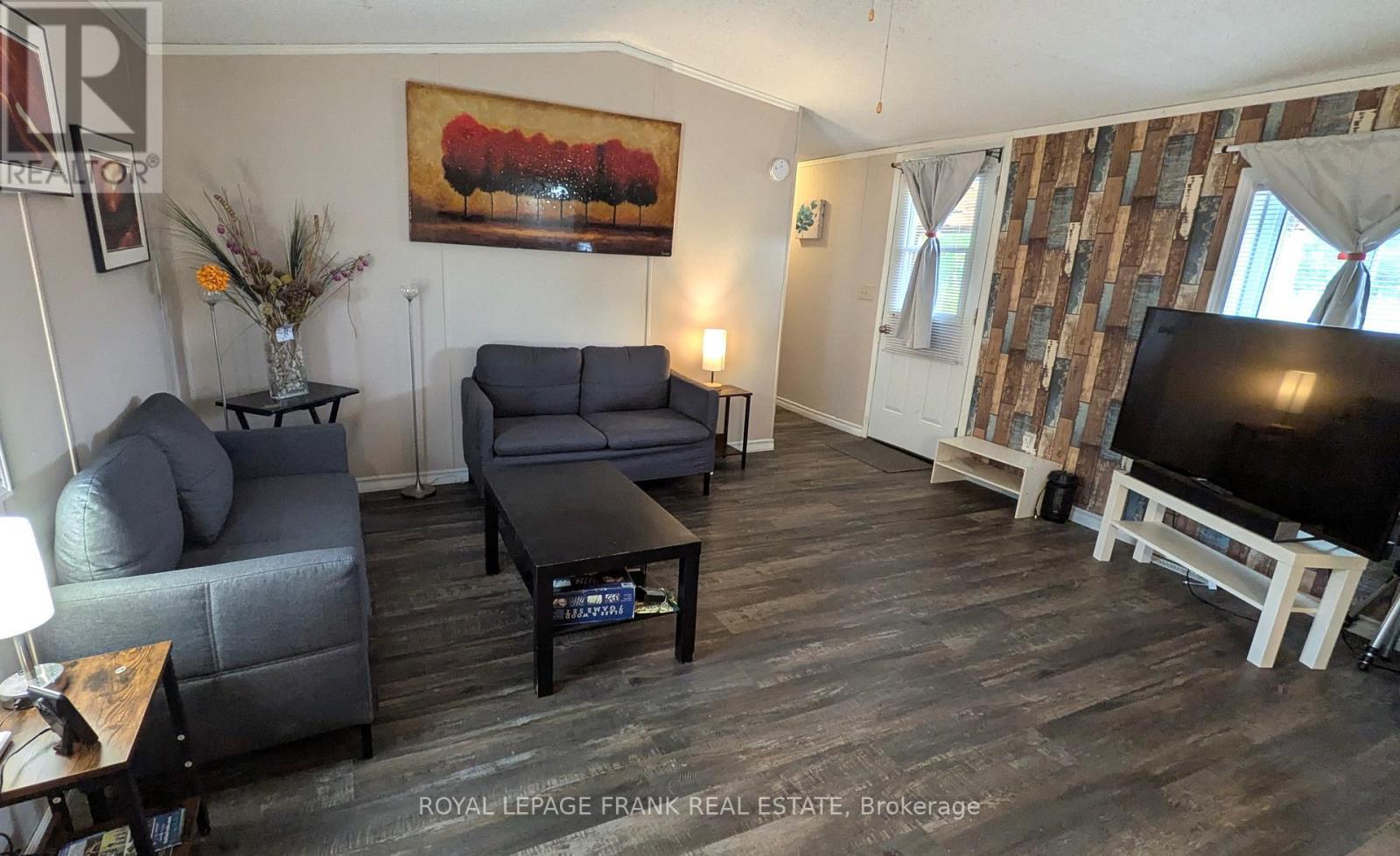 












2171 ST. OLA ROAD

,
Tudor and Cashel (Cashel Ward),




Ontario
K0L1W0

