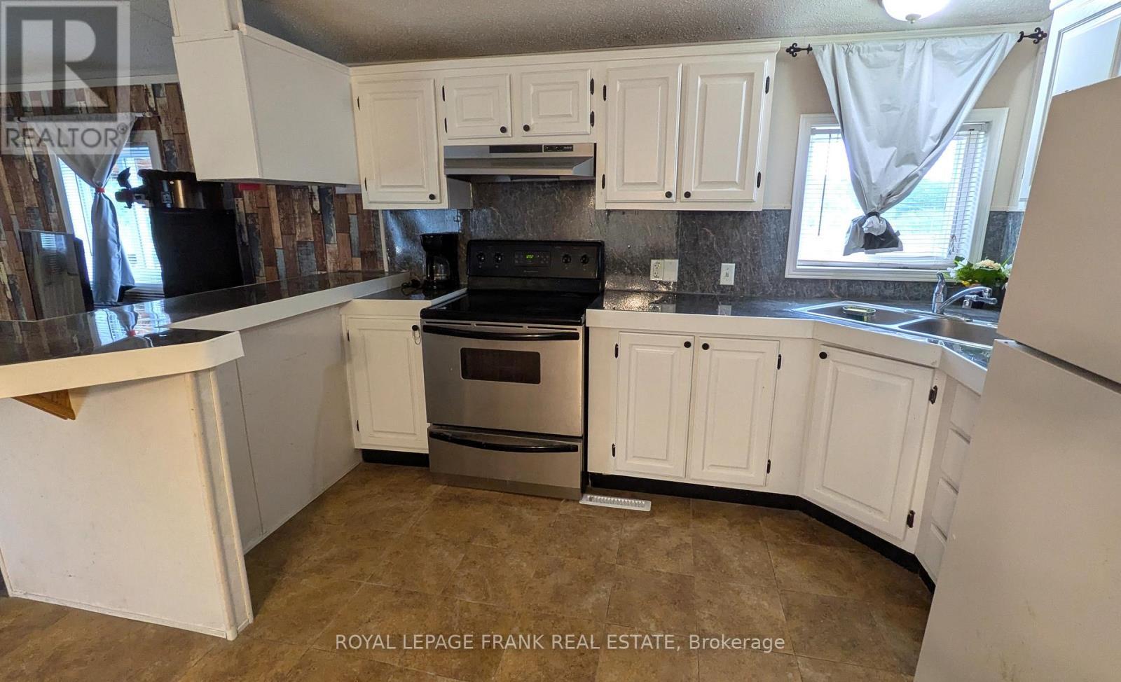 












2171 ST. OLA ROAD

,
Tudor and Cashel (Cashel Ward),




Ontario
K0L1W0

