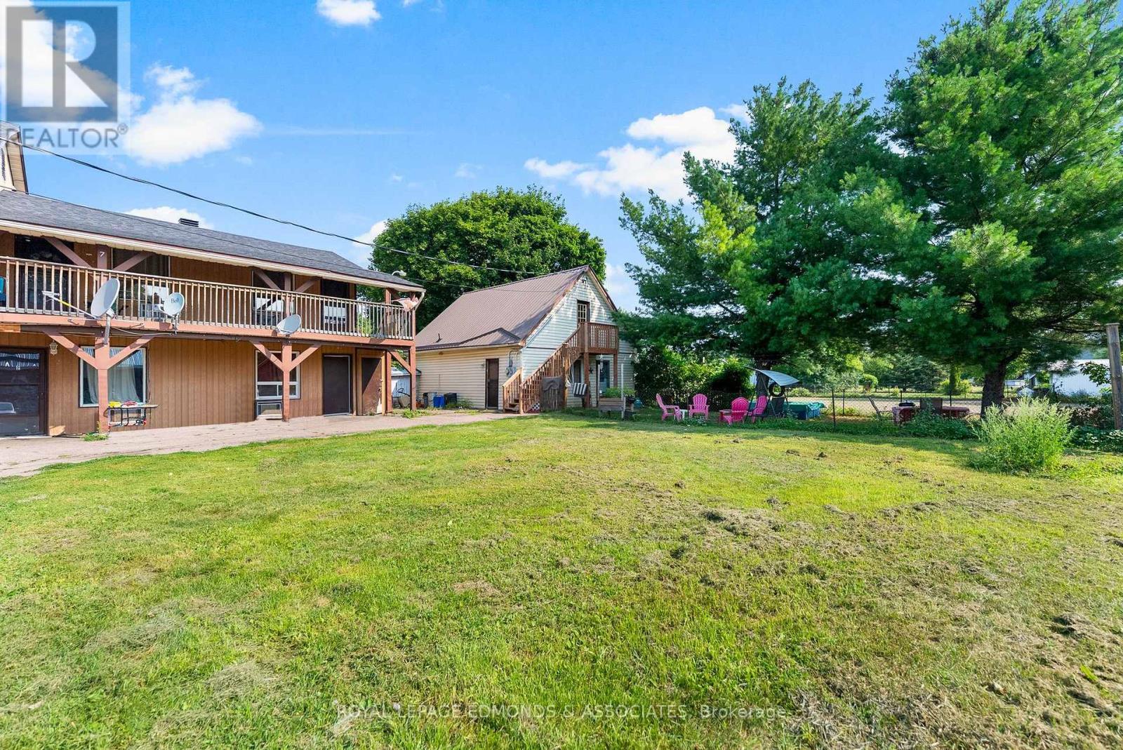 












1806 BEACHBURG ROAD

,
Whitewater Region,




Ontario
K0J1C0

