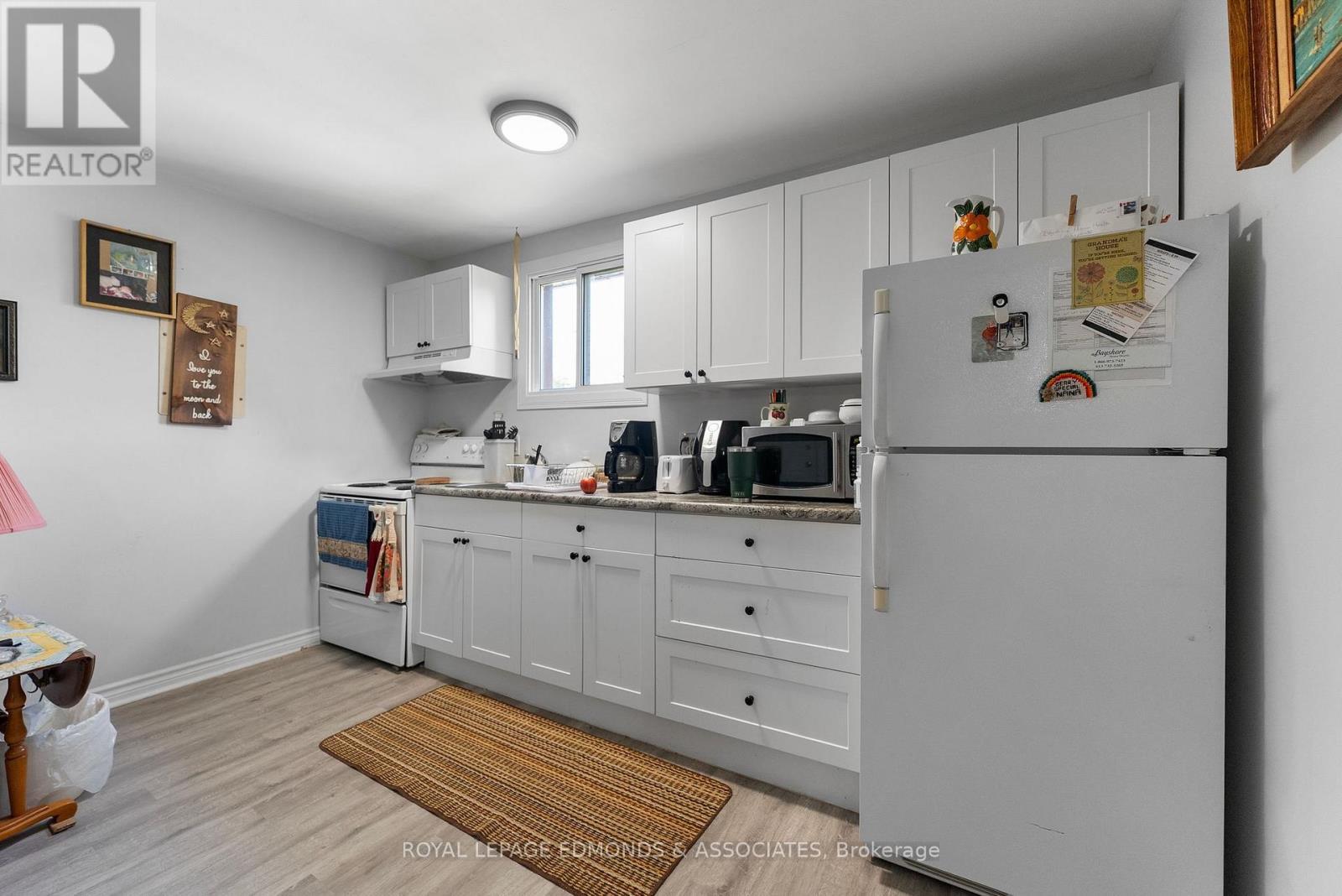 












1806 BEACHBURG ROAD

,
Whitewater Region,




Ontario
K0J1C0

