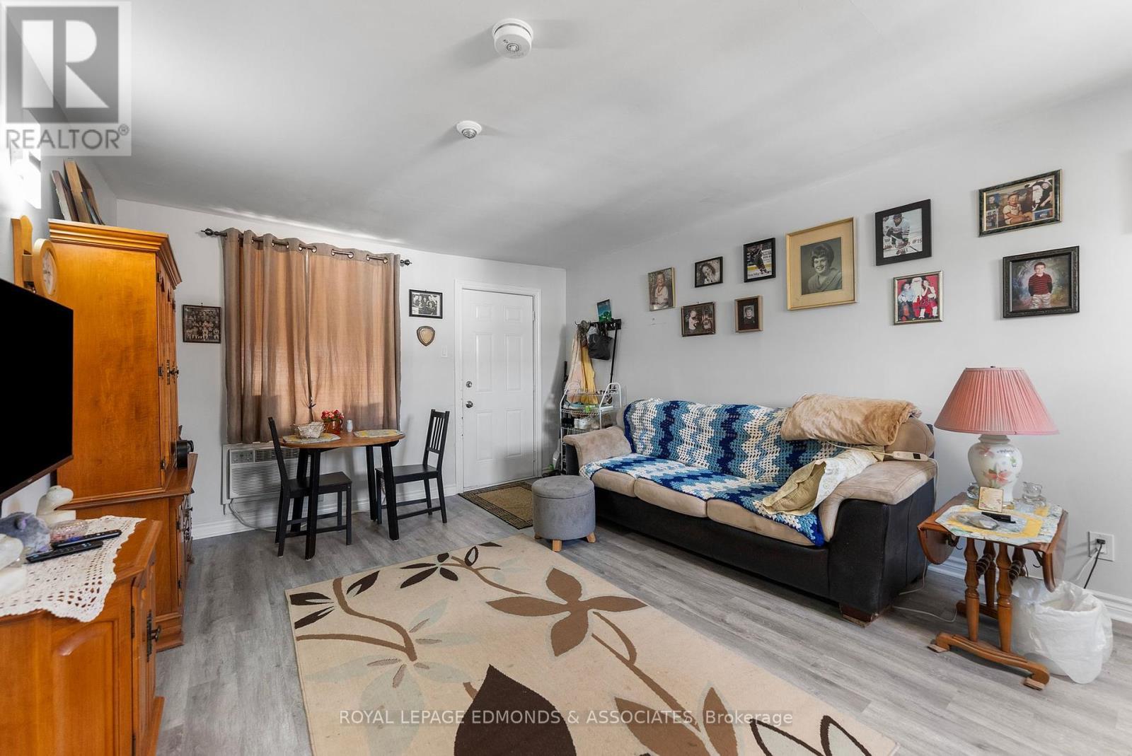 












1806 BEACHBURG ROAD

,
Whitewater Region,




Ontario
K0J1C0

