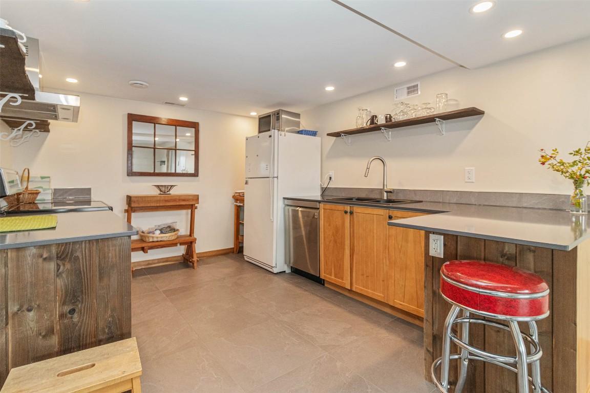 









2741


Sugosa

Place,
West Kelowna,




BC
V4T 2X3

