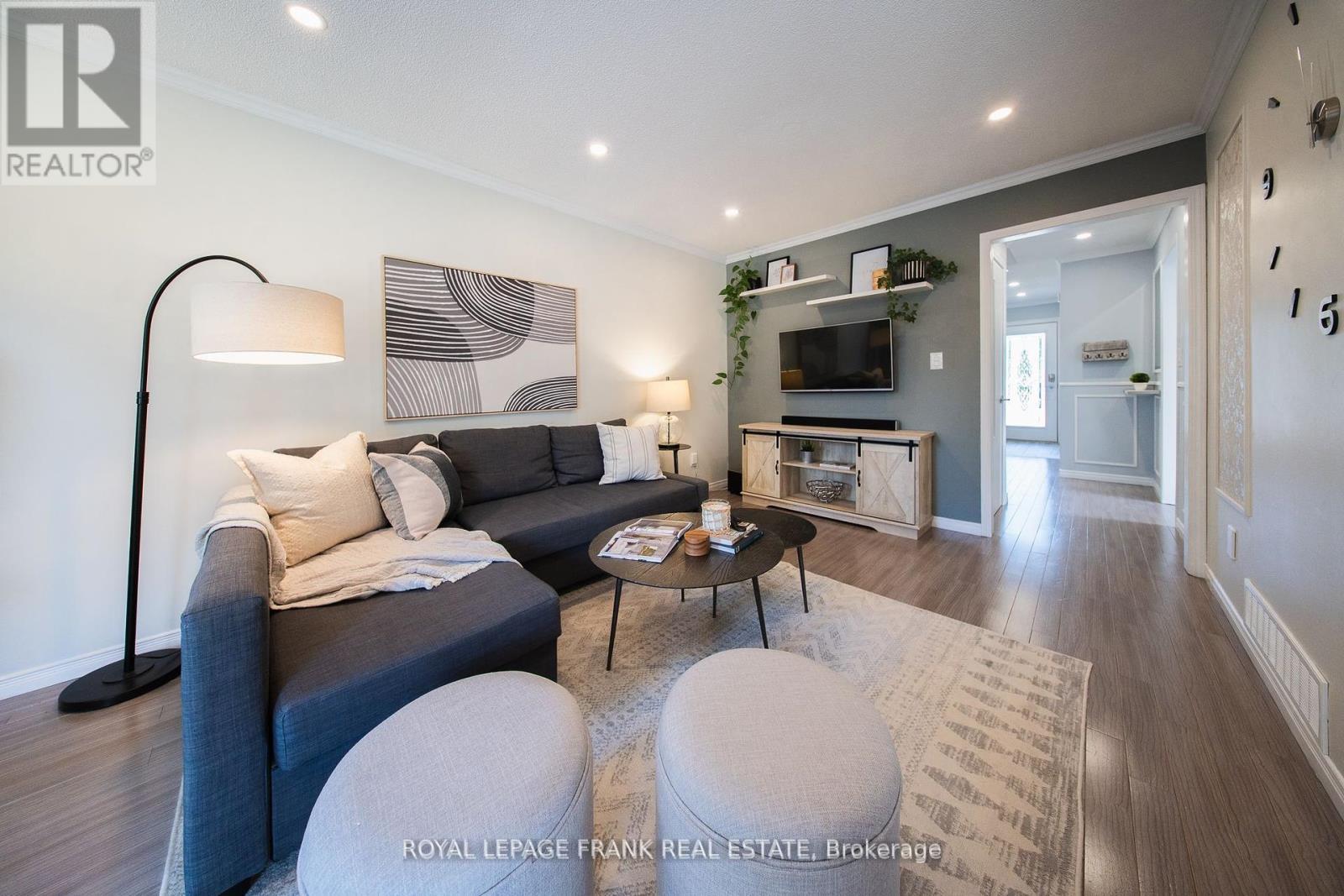 












156 OVERBANK DRIVE

,
Oshawa (McLaughlin),




Ontario
L1J7Y5

