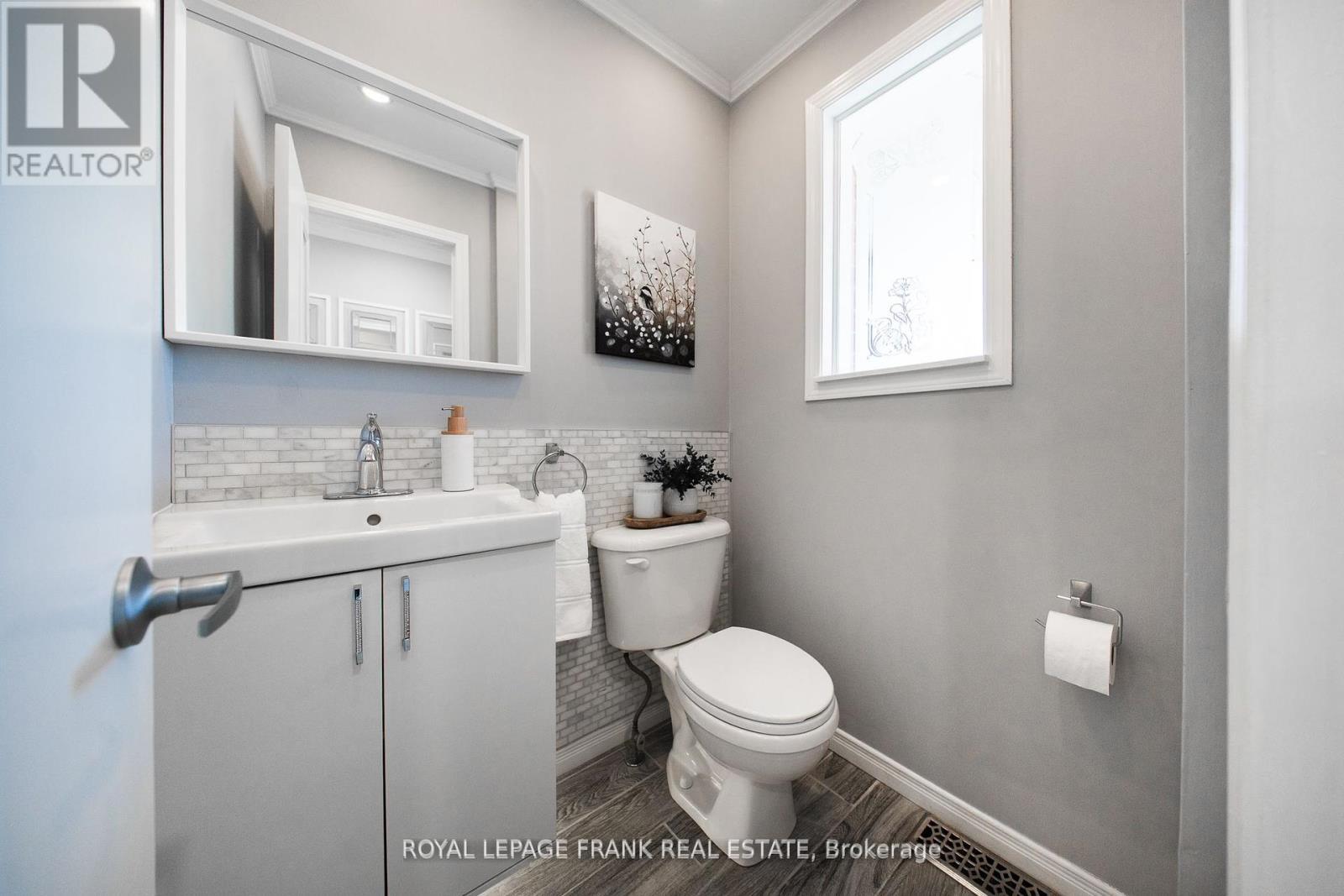 












156 OVERBANK DRIVE

,
Oshawa (McLaughlin),




Ontario
L1J7Y5

