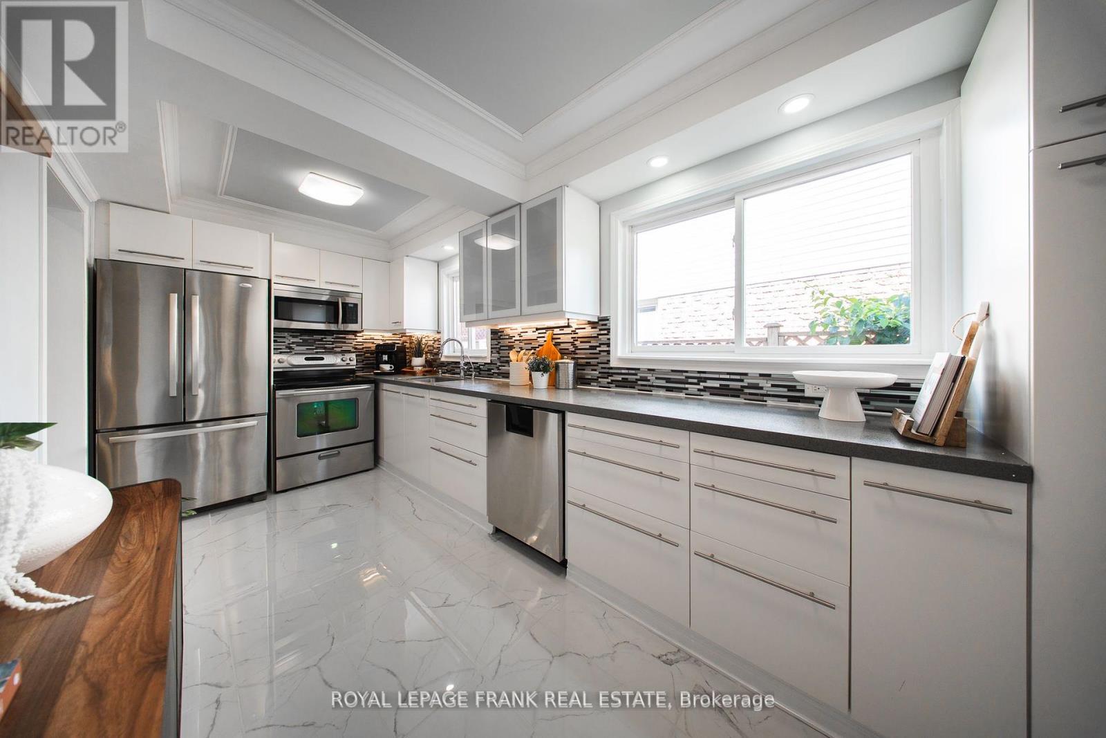 












156 OVERBANK DRIVE

,
Oshawa (McLaughlin),




Ontario
L1J7Y5


