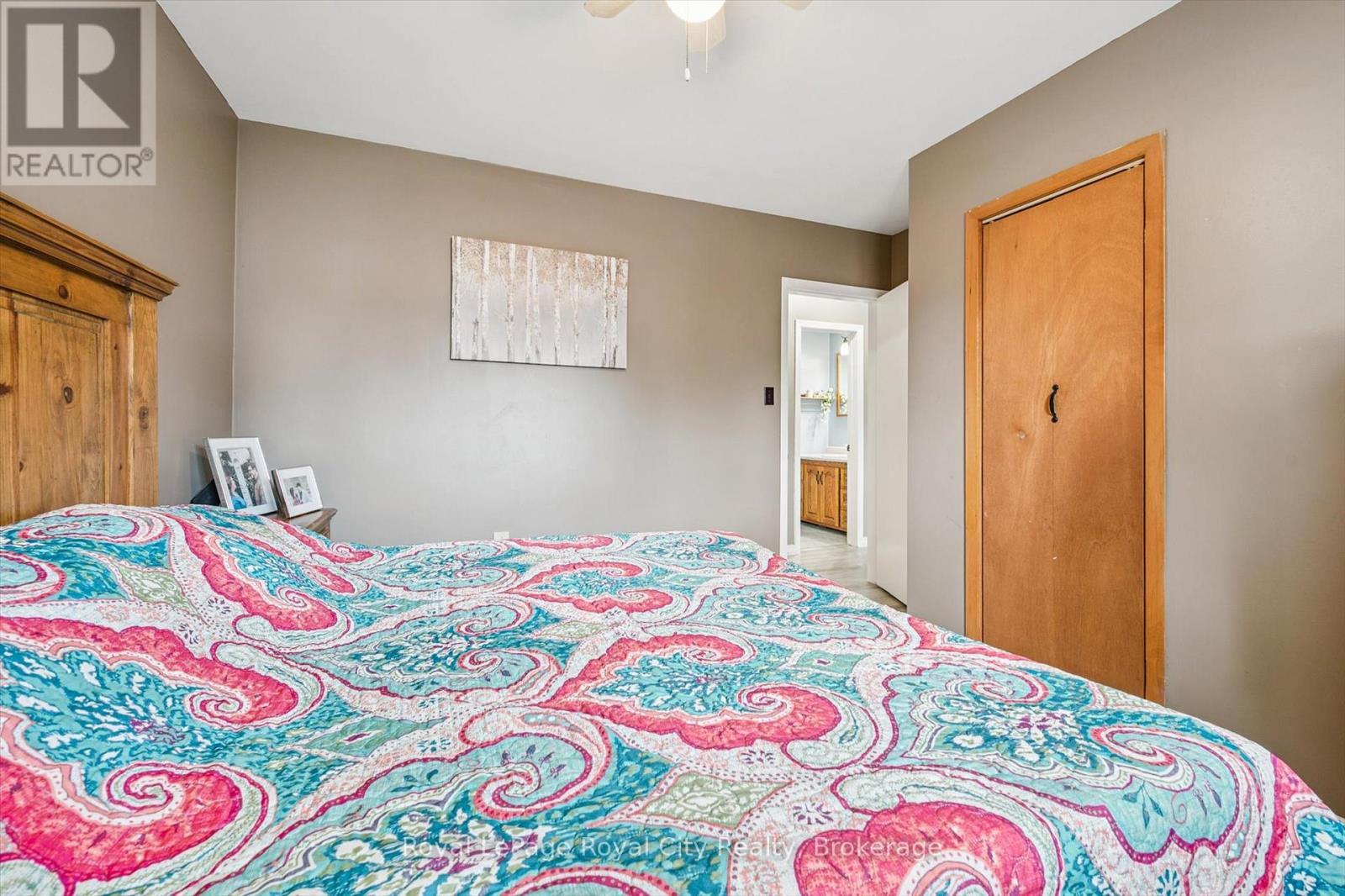 












24 JULIA DRIVE

,
Guelph (Junction/Onward Willow),




Ontario
N1H5W1

