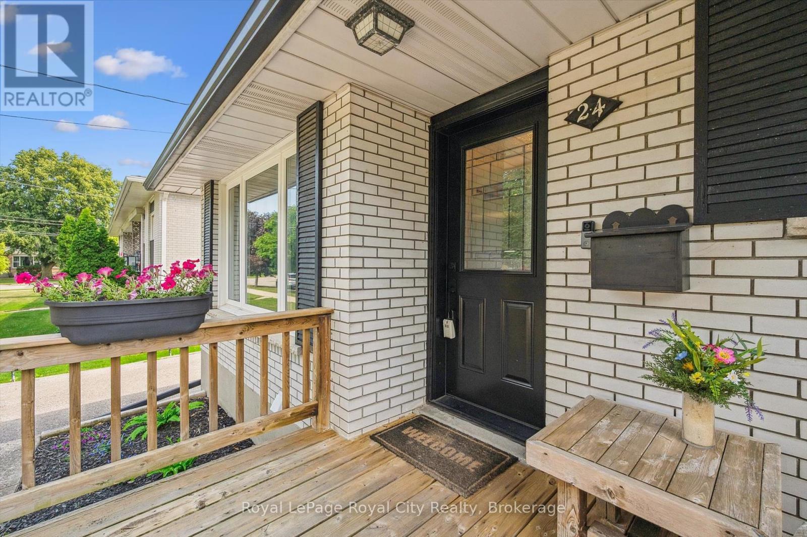












24 JULIA DRIVE

,
Guelph (Junction/Onward Willow),




Ontario
N1H5W1

