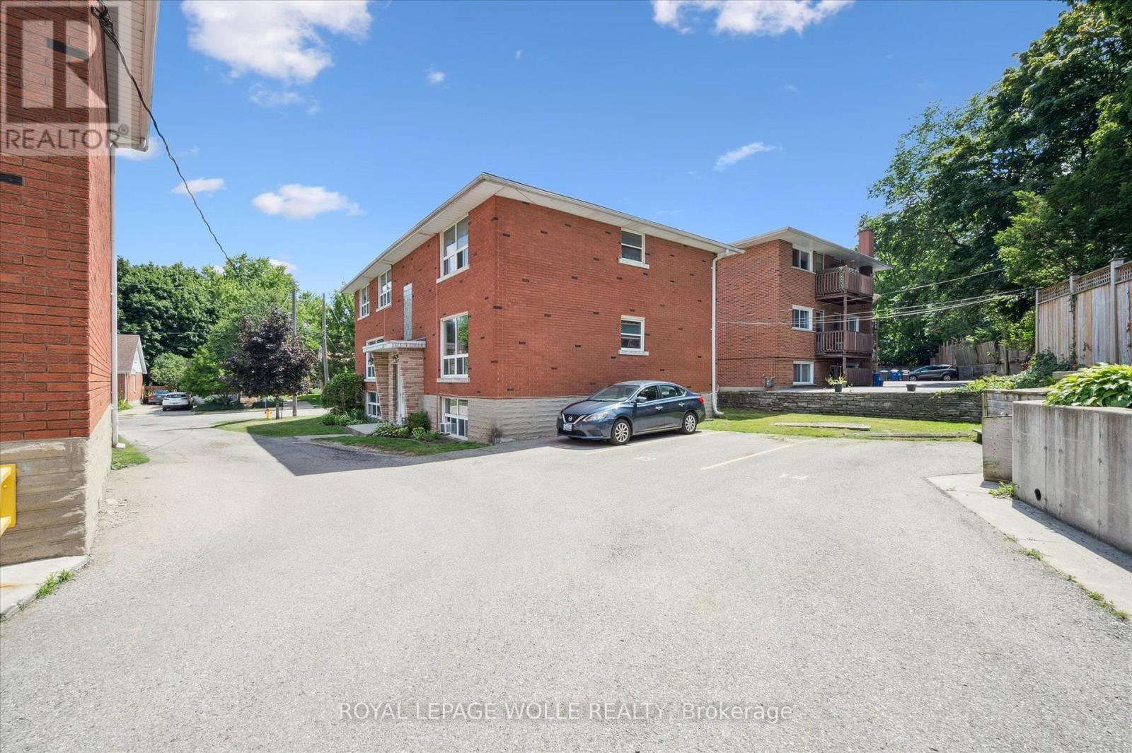 












275-279 HERBERT STREET

,
Waterloo,




Ontario
N2J1V3

