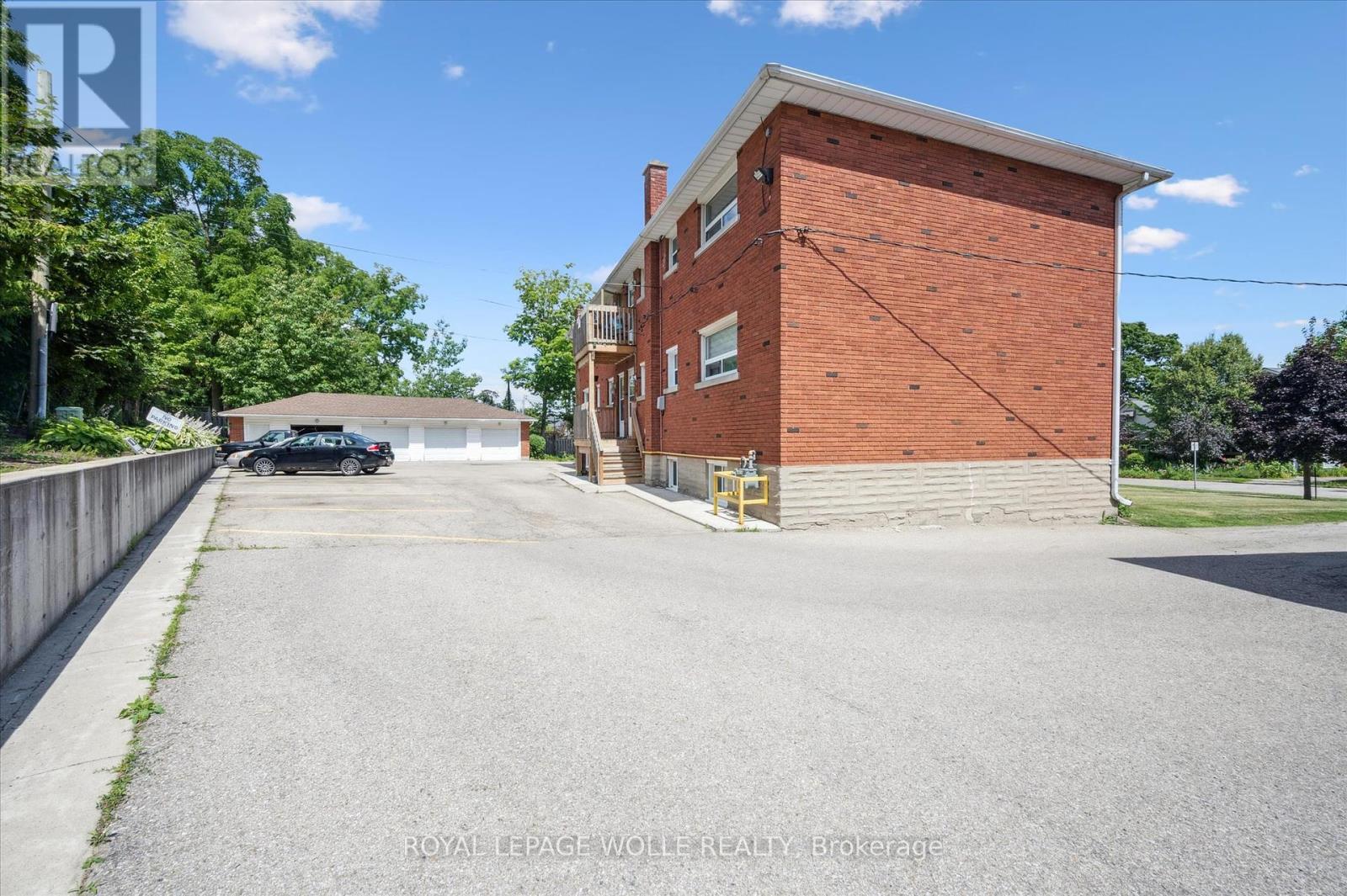 












275-279 HERBERT STREET

,
Waterloo,




Ontario
N2J1V3

