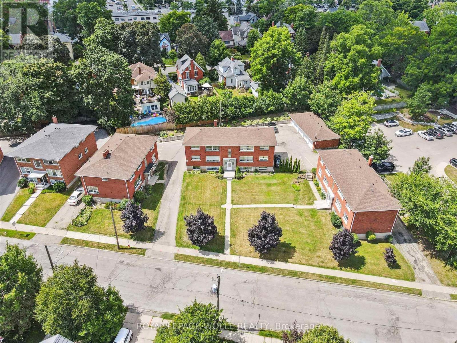 












275-279 HERBERT STREET

,
Waterloo,




Ontario
N2J1V3


