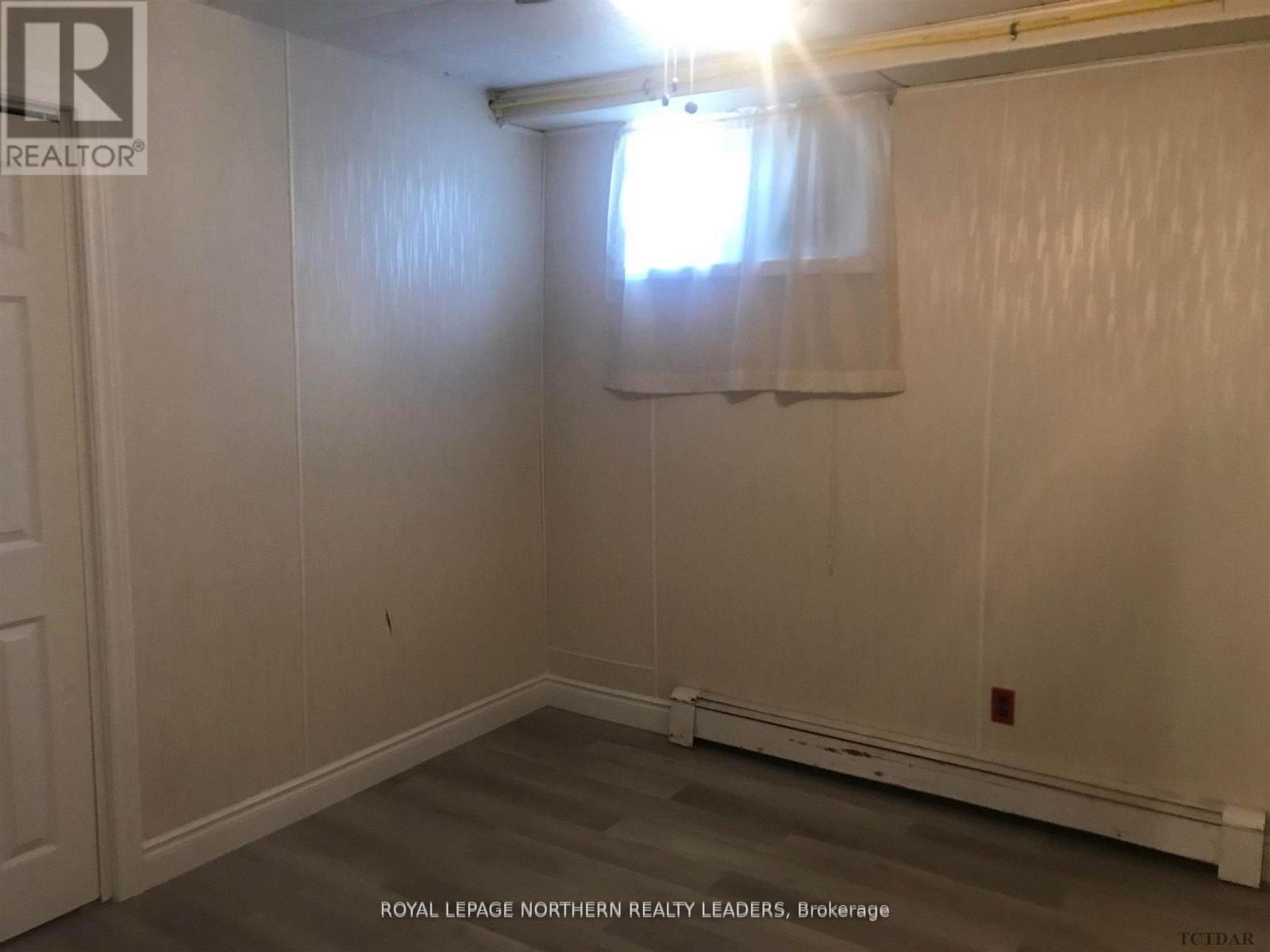 












175 MAIN STREET

,
Smooth Rock Falls (SRF),




Ontario
P4N2B0

