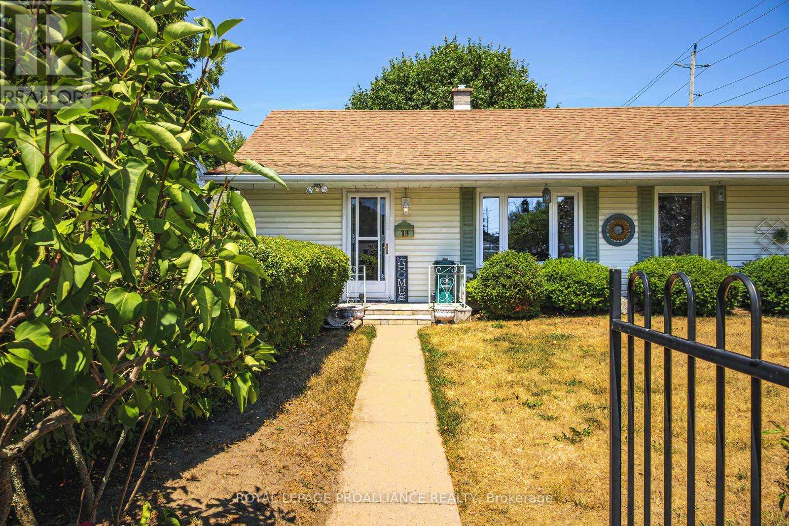 












18 JACKSON STREET

,
Quinte West (Trenton Ward),




Ontario
K8V1Z7

