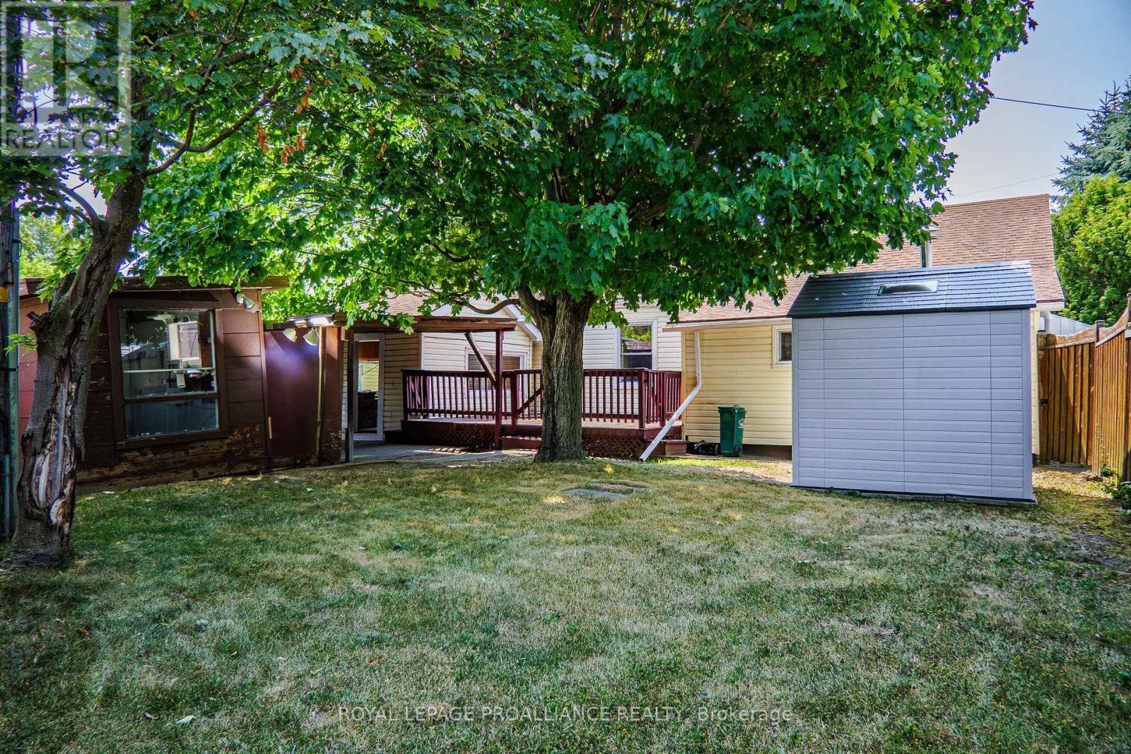












18 JACKSON STREET

,
Quinte West (Trenton Ward),




Ontario
K8V1Z7

