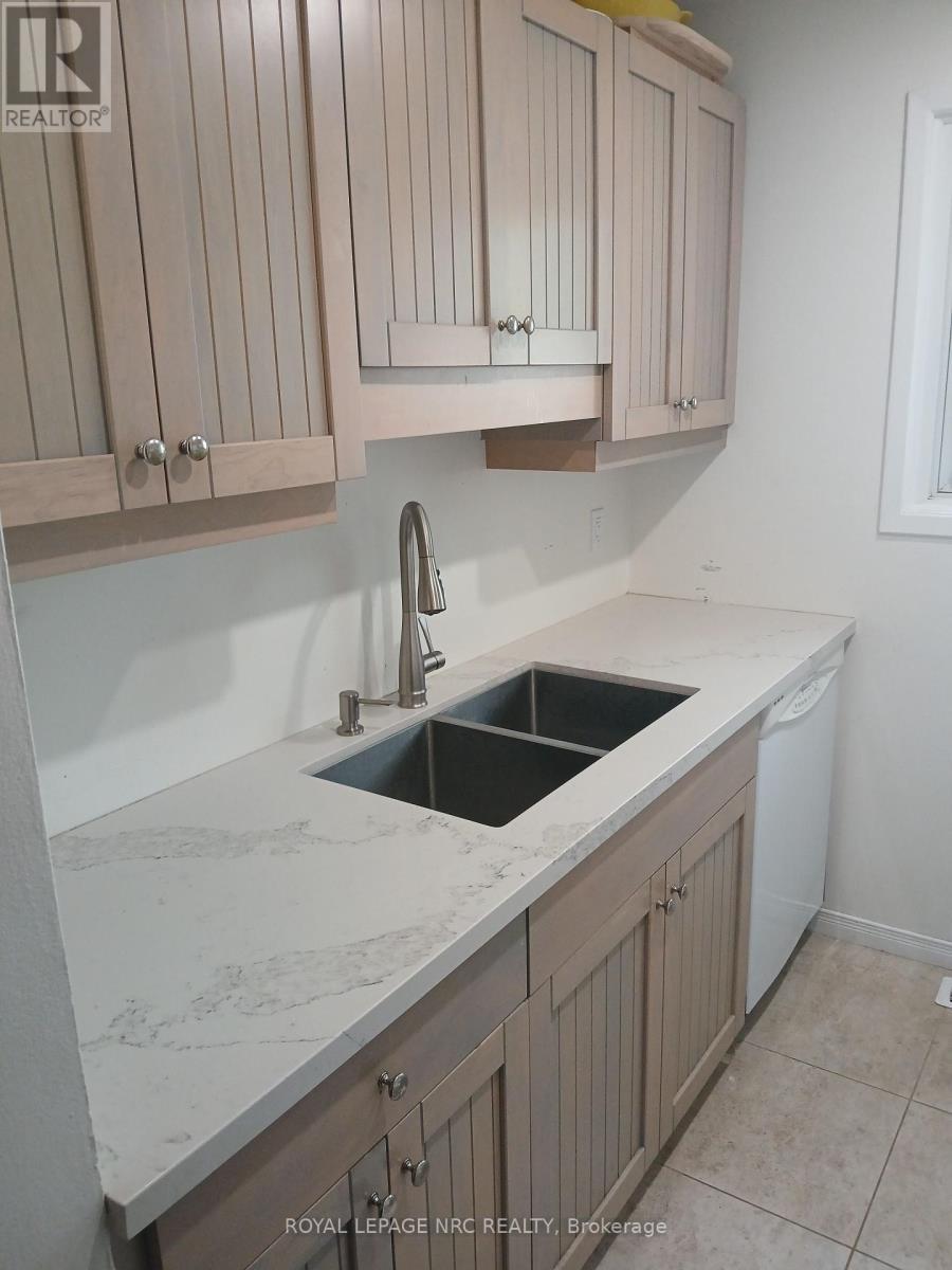 












31 - 302 VINE STREET

,
St. Catharines (Carlton/Bunting),




Ontario
L2M7M6

