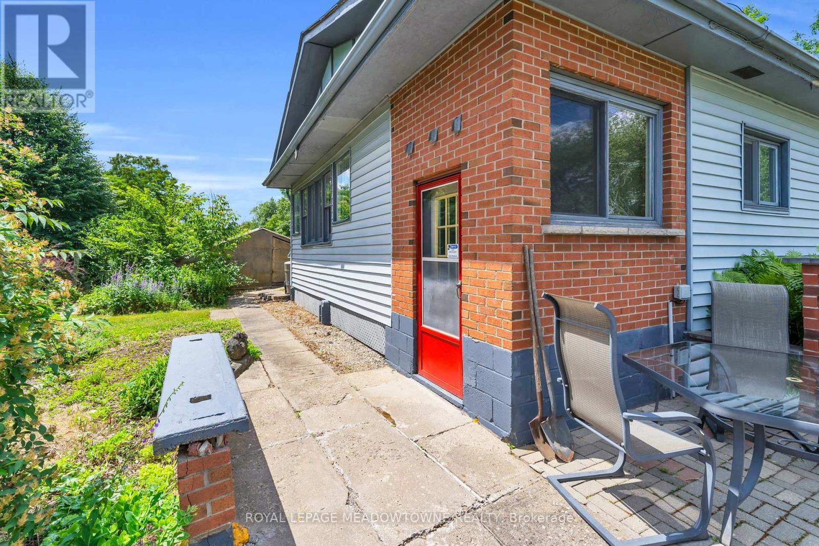 












9483 WELLINGTON RD 124

,
Erin,




Ontario
N0B1T0

