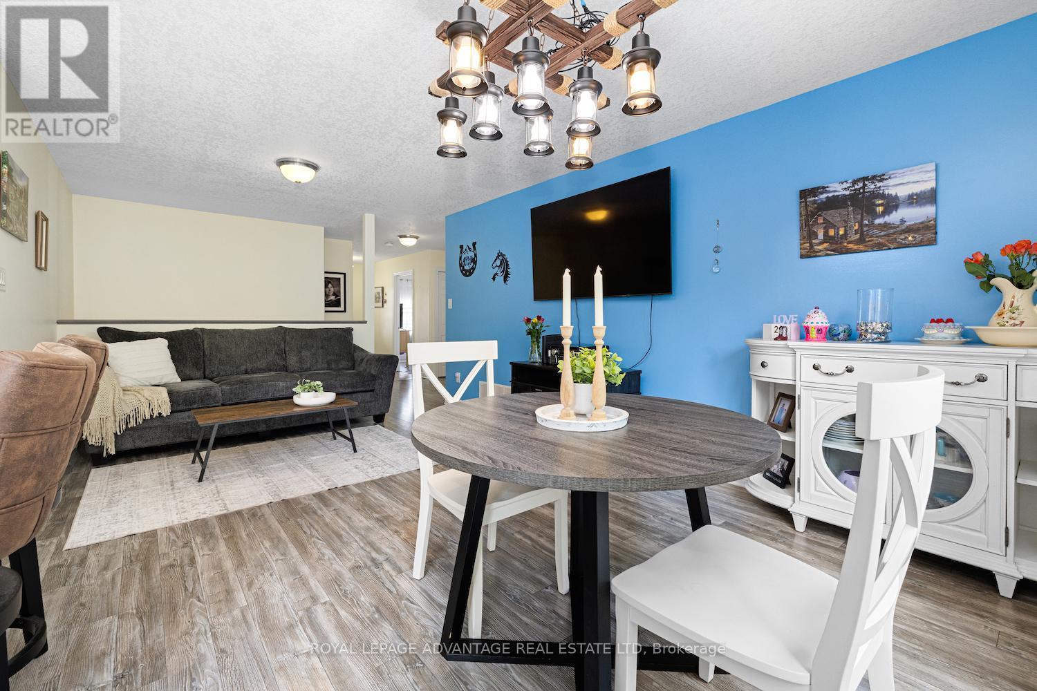 












42 CODE CRESCENT

,
Smiths Falls,




Ontario
K7A0A9

