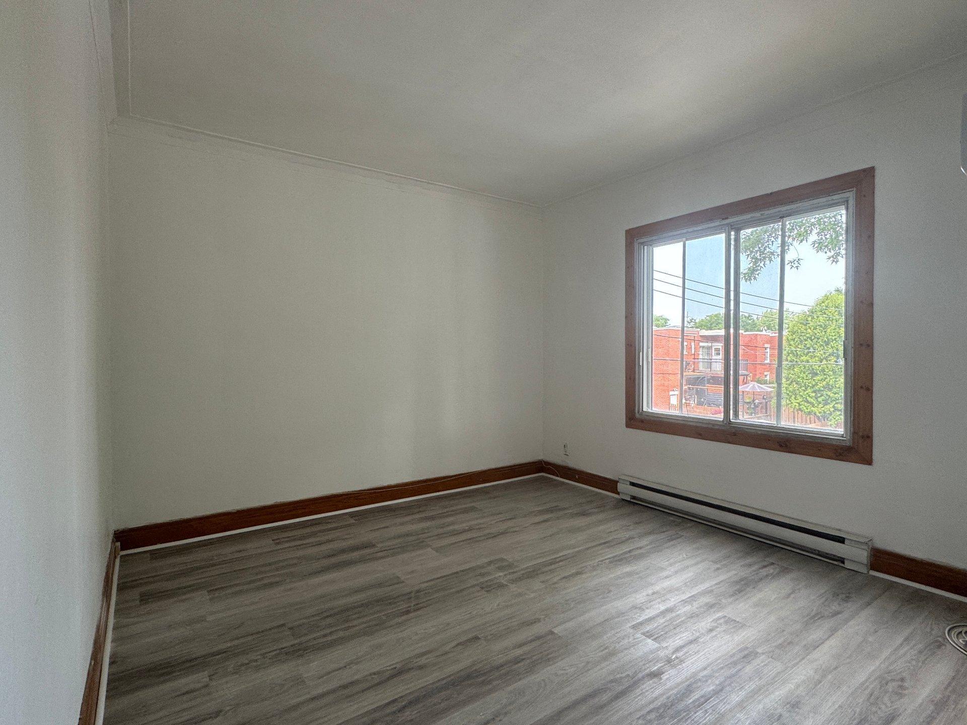 









1292


Rue Rolland

,
Montréal (Verdun/Île-des-Soeurs),




QC
H4H2G4

