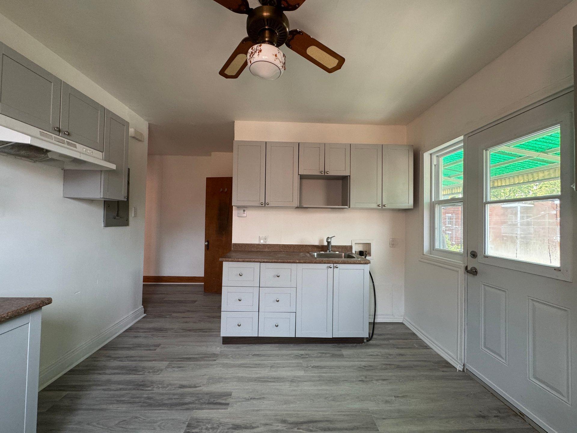 









1292


Rue Rolland

,
Montréal (Verdun/Île-des-Soeurs),




QC
H4H2G4

