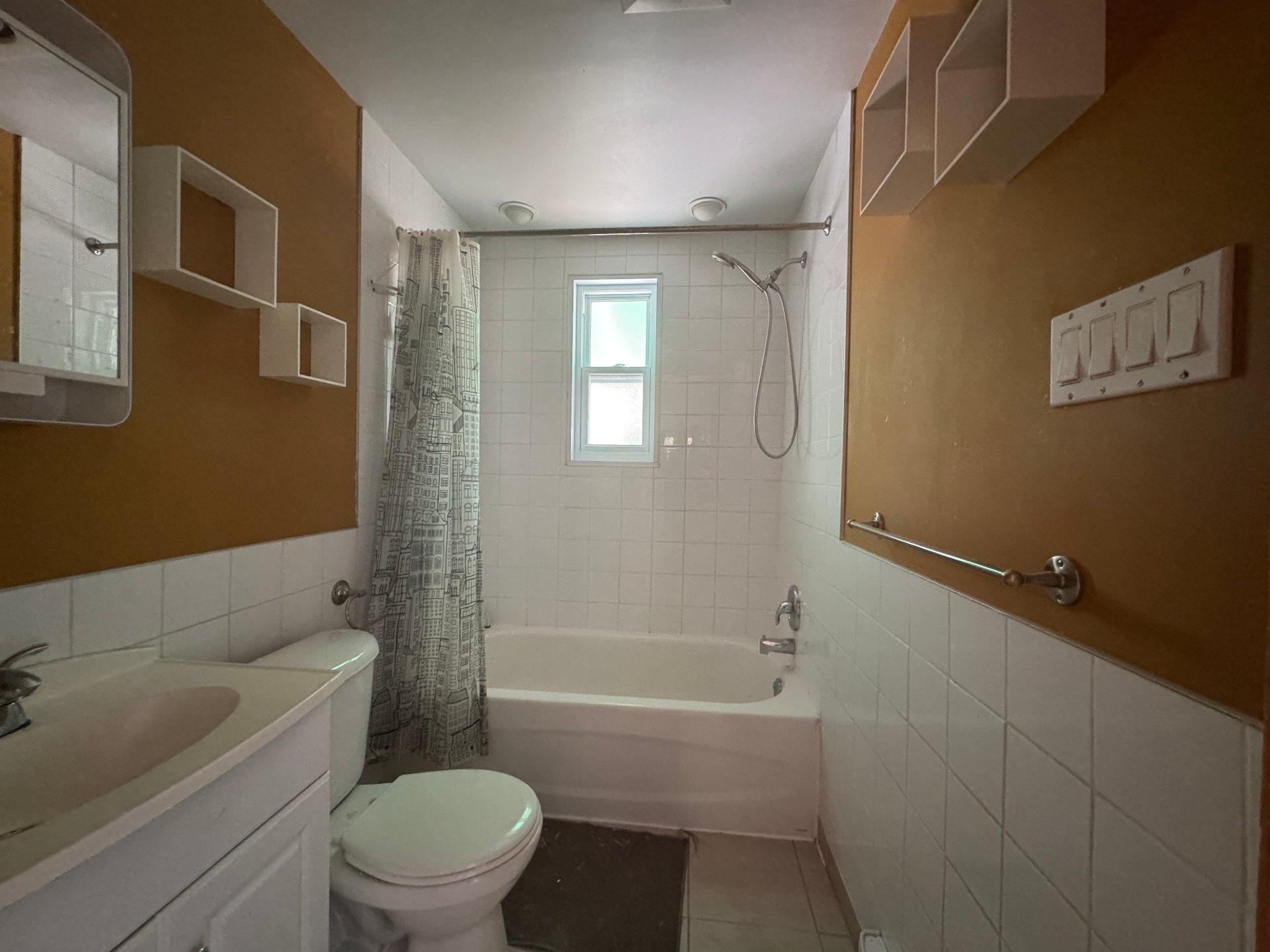 









1292


Rue Rolland

,
Montréal (Verdun/Île-des-Soeurs),




QC
H4H2G4

