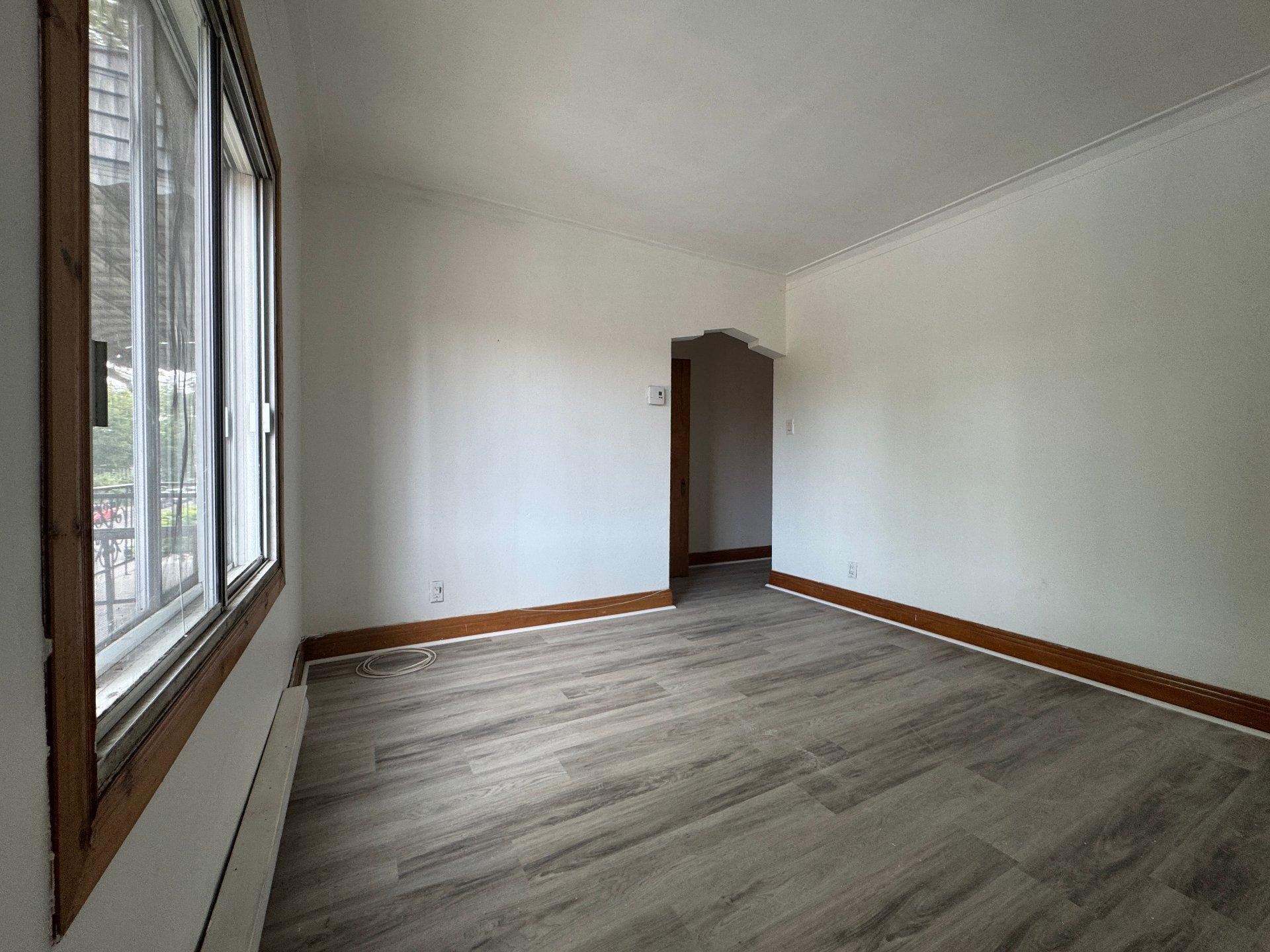 









1292


Rue Rolland

,
Montréal (Verdun/Île-des-Soeurs),




QC
H4H2G4

