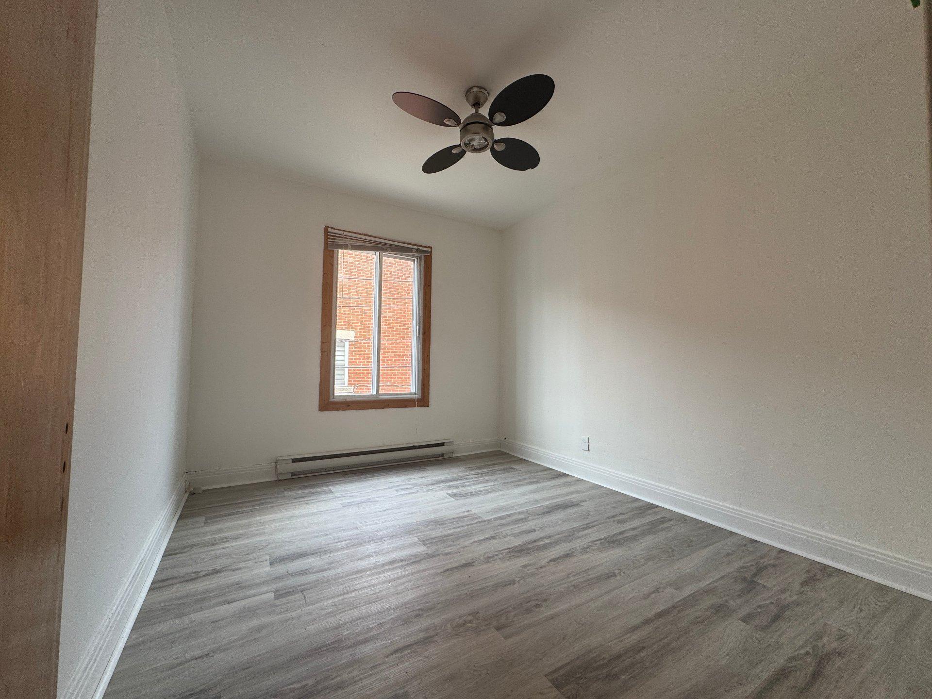 









1292


Rue Rolland

,
Montréal (Verdun/Île-des-Soeurs),




QC
H4H2G4

