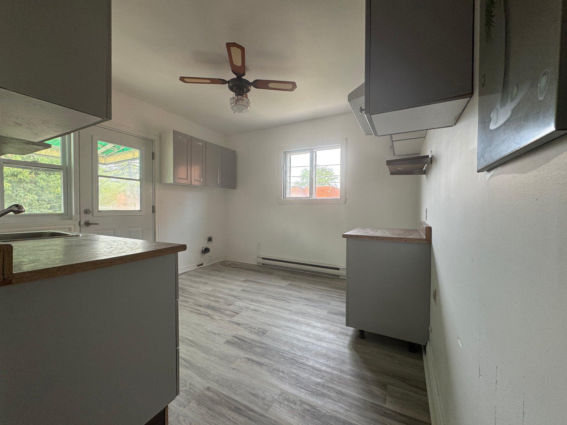 









1292


Rue Rolland

,
Montréal (Verdun/Île-des-Soeurs),




QC
H4H2G4

