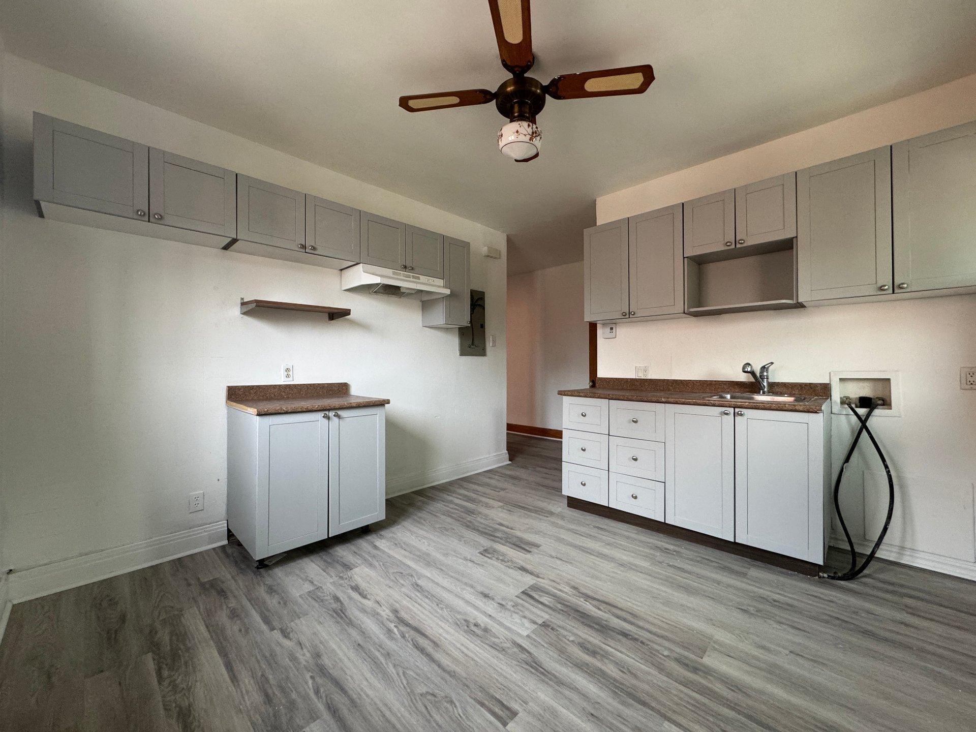 









1292


Rue Rolland

,
Montréal (Verdun/Île-des-Soeurs),




QC
H4H2G4

