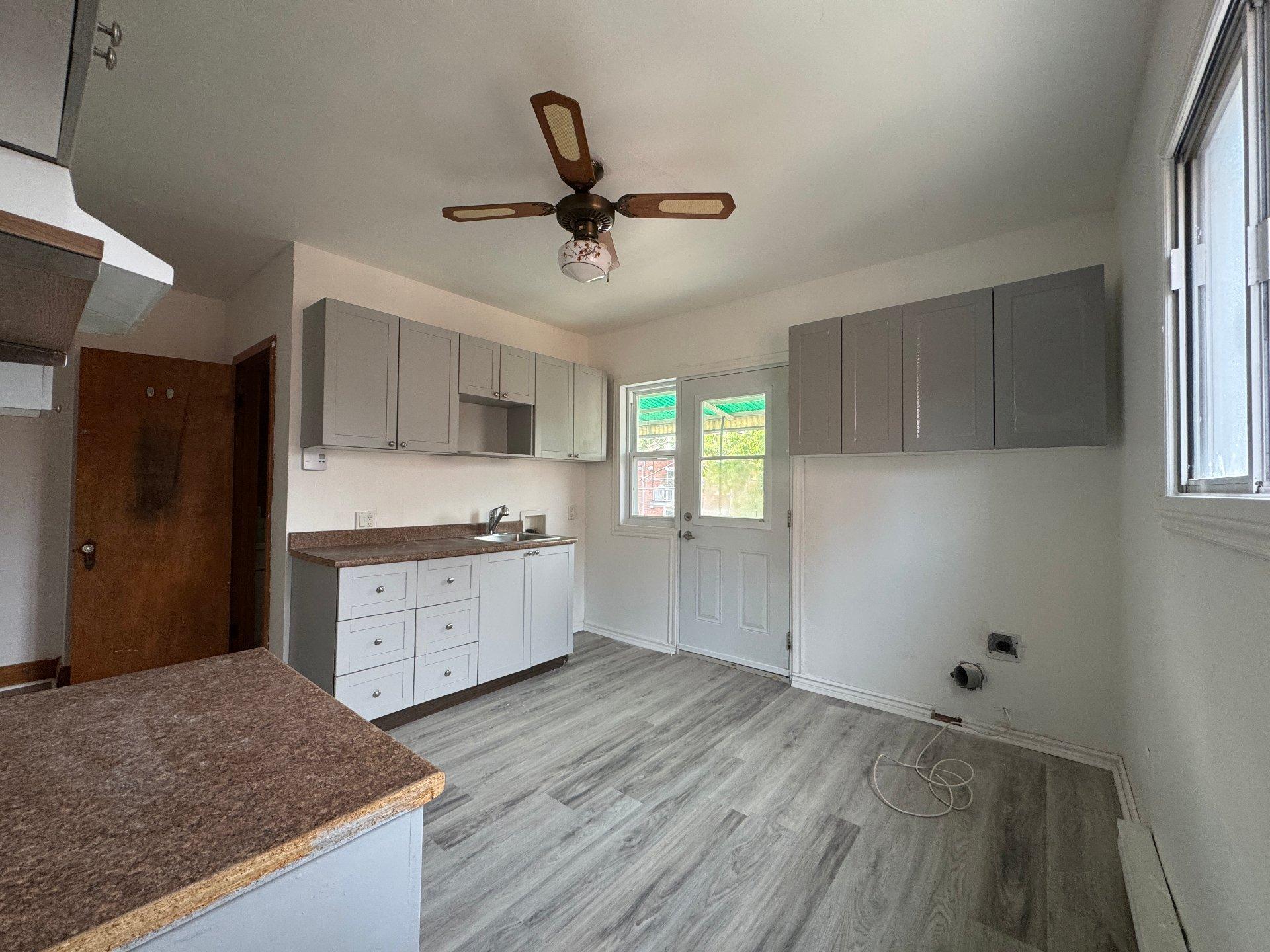 









1292


Rue Rolland

,
Montréal (Verdun/Île-des-Soeurs),




QC
H4H2G4

