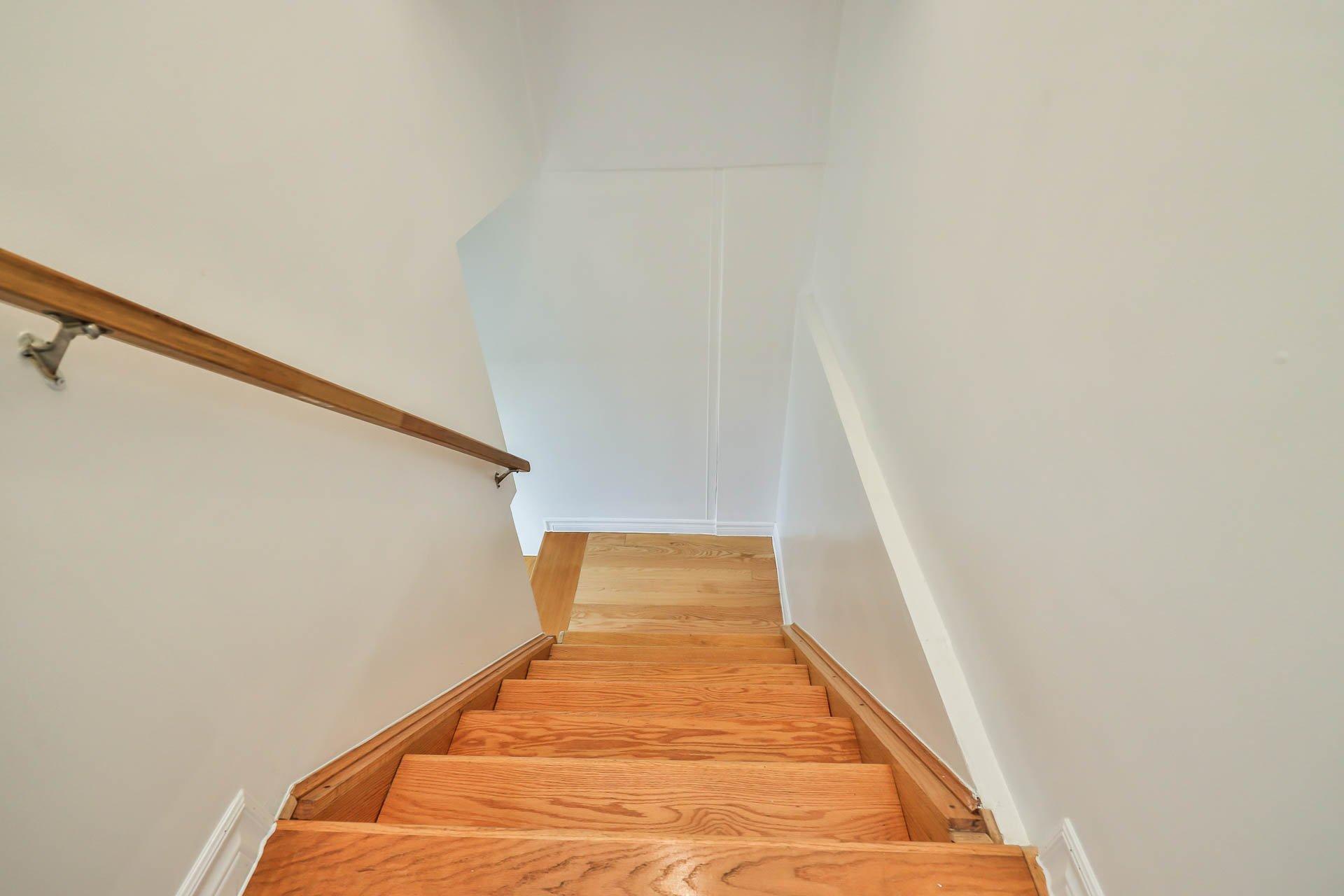 









235


Rue McPike

,
Gatineau (Buckingham),




QC
J8L2J2

