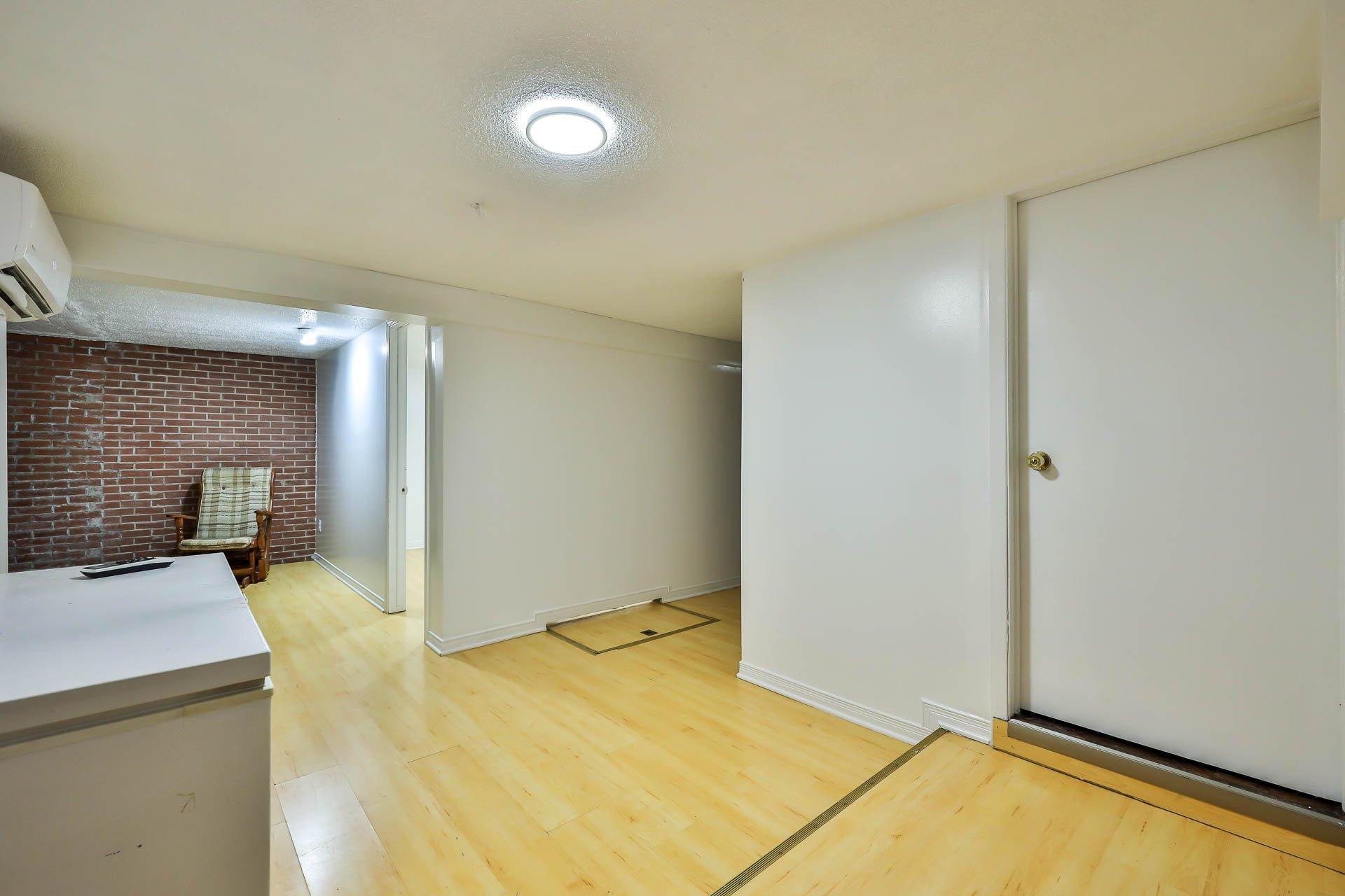 









235


Rue McPike

,
Gatineau (Buckingham),




QC
J8L2J2

