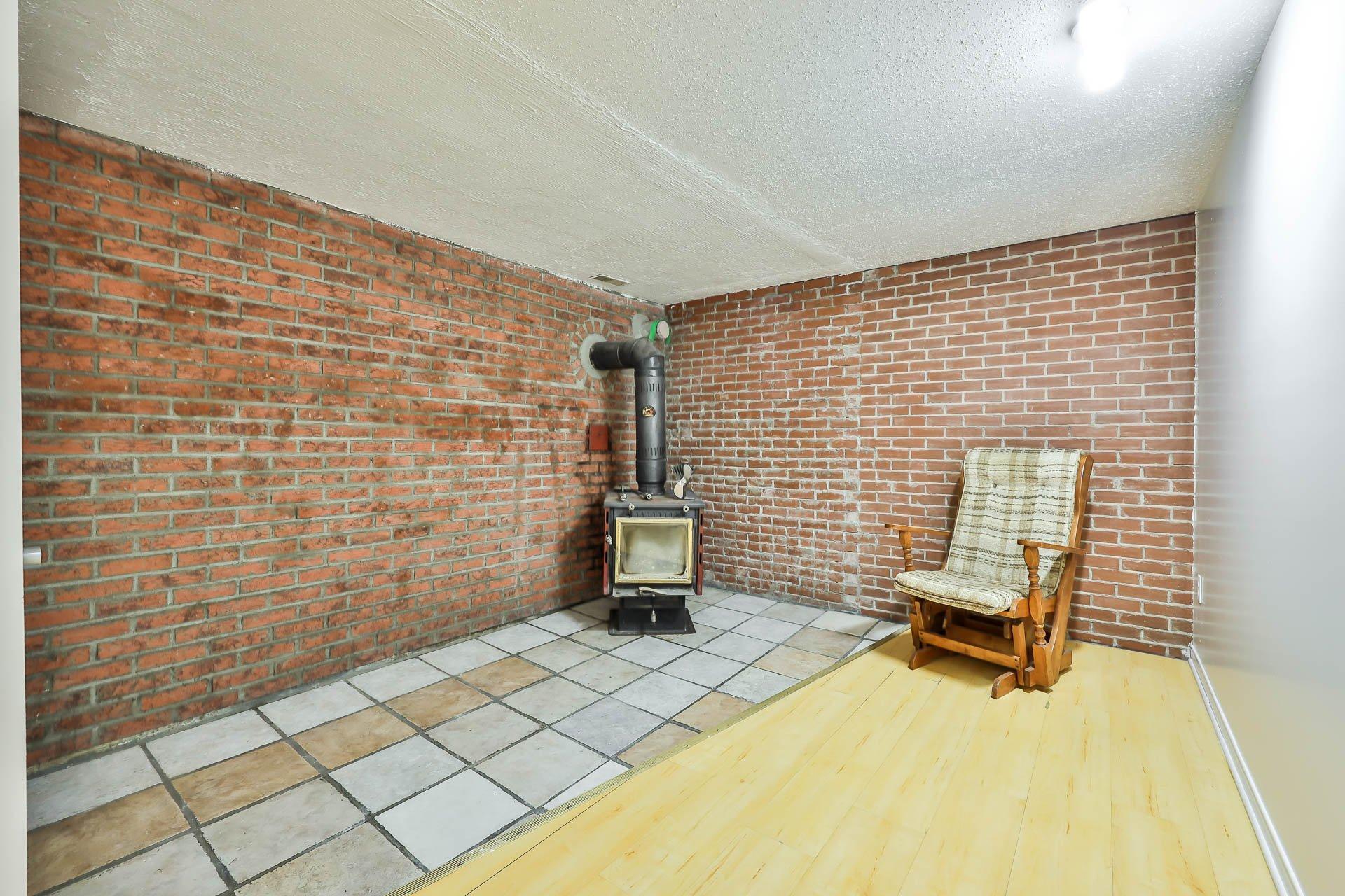 









235


Rue McPike

,
Gatineau (Buckingham),




QC
J8L2J2

