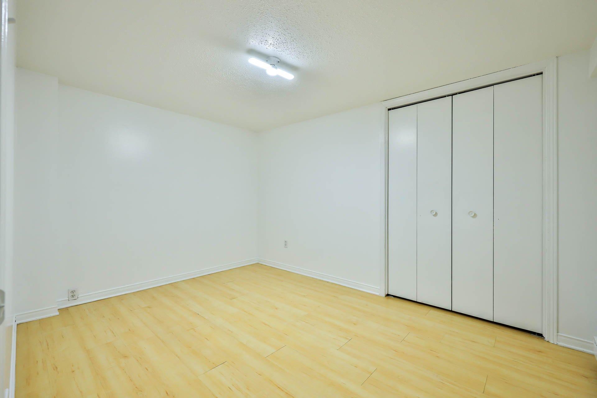 









235


Rue McPike

,
Gatineau (Buckingham),




QC
J8L2J2

