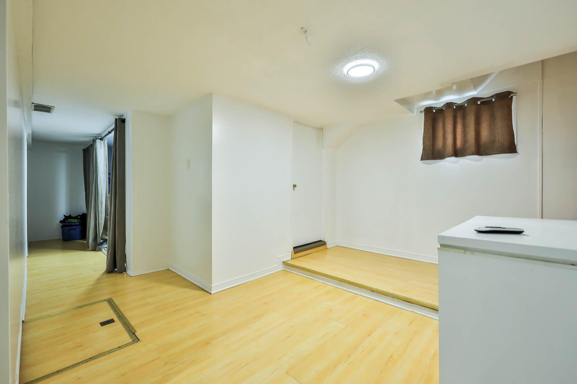 









235


Rue McPike

,
Gatineau (Buckingham),




QC
J8L2J2

