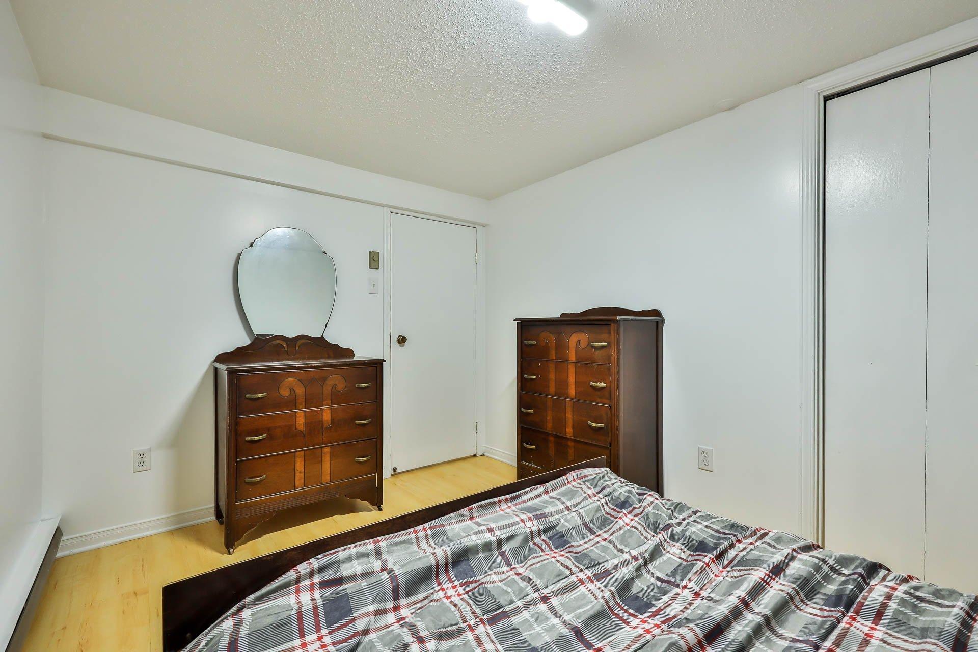 









235


Rue McPike

,
Gatineau (Buckingham),




QC
J8L2J2


