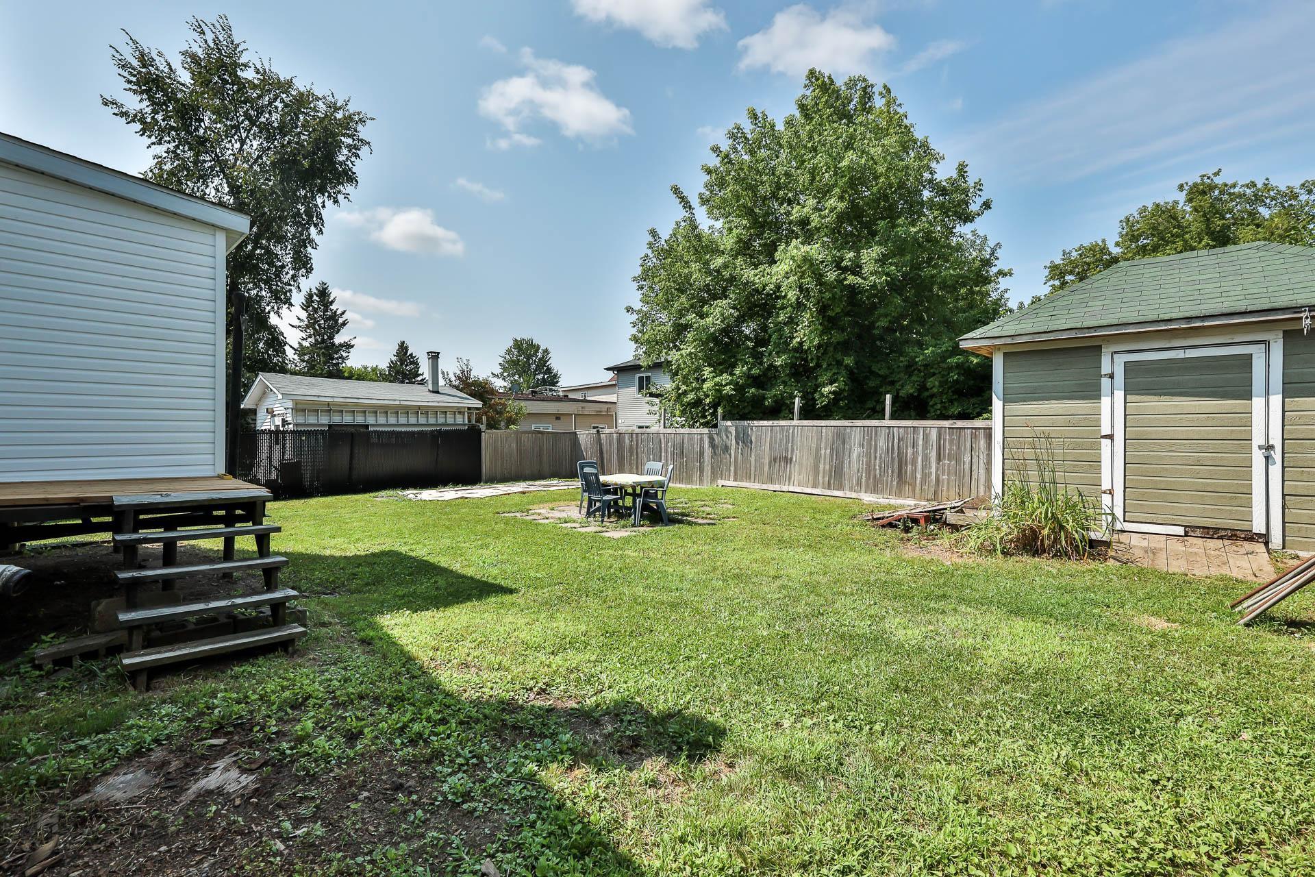 









235


Rue McPike

,
Gatineau (Buckingham),




QC
J8L2J2

