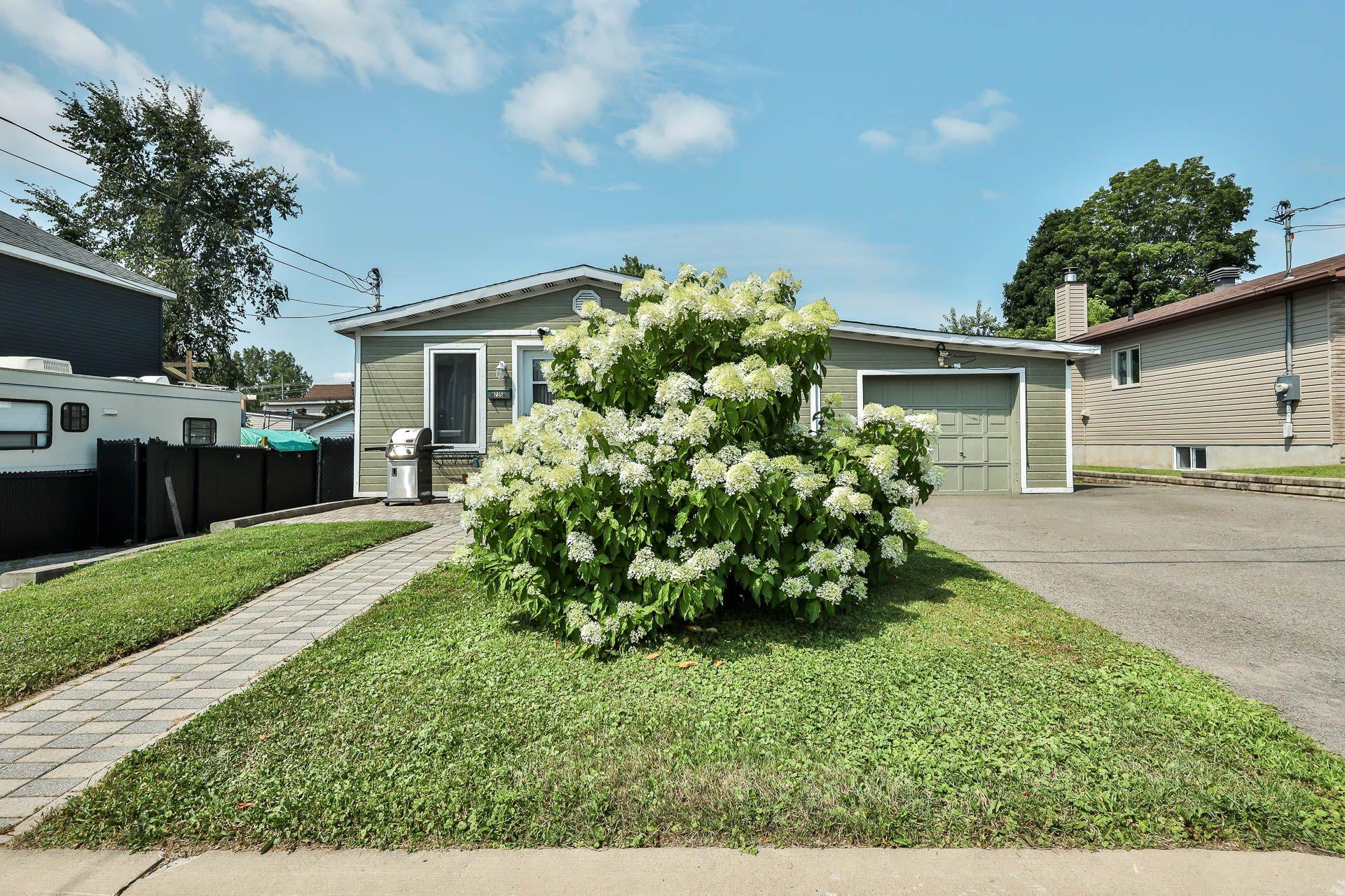 









235


Rue McPike

,
Gatineau (Buckingham),




QC
J8L2J2

