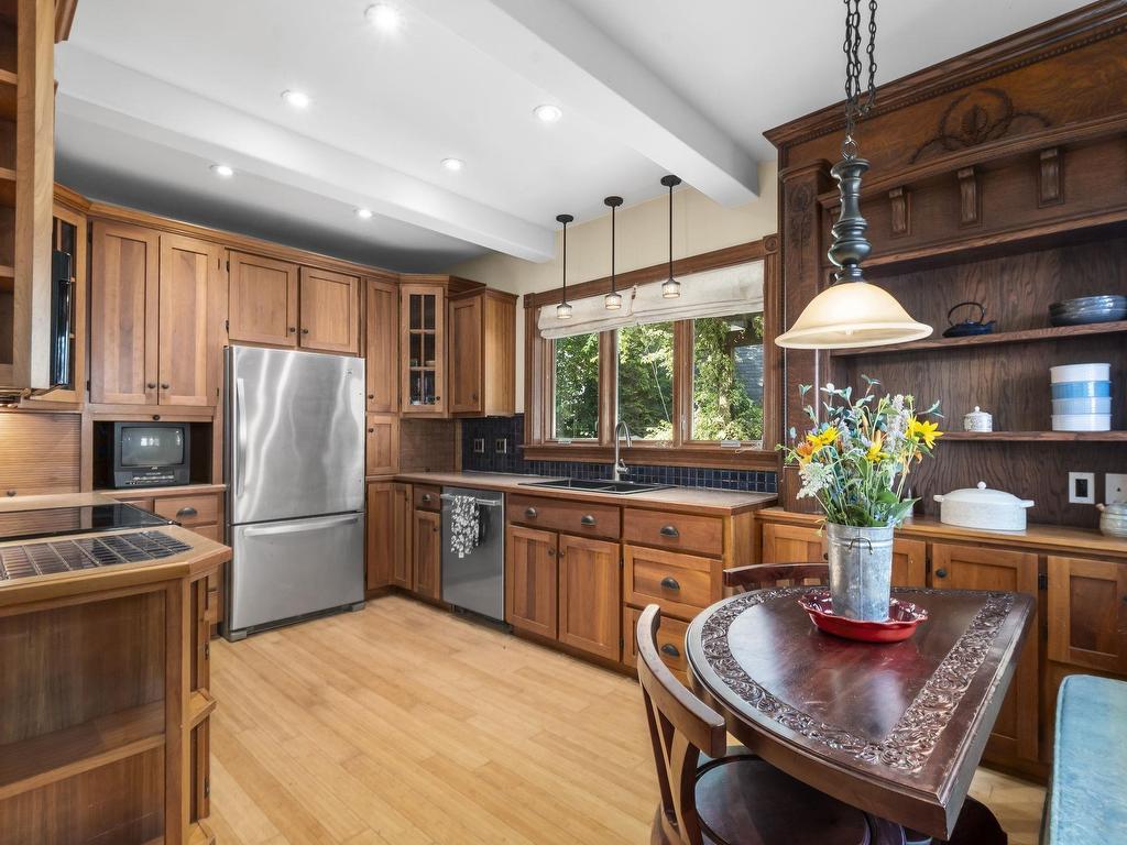 












328 King Street

,
Windsor,




NS
B0N 2T0

