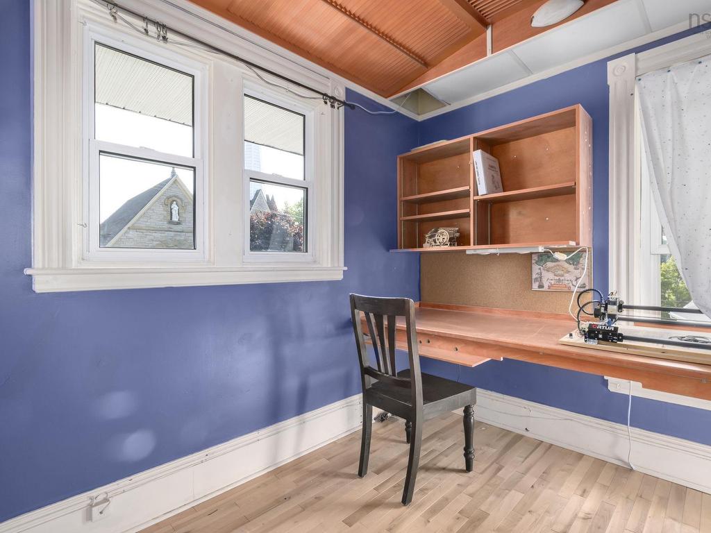 












328 King Street

,
Windsor,




NS
B0N 2T0

