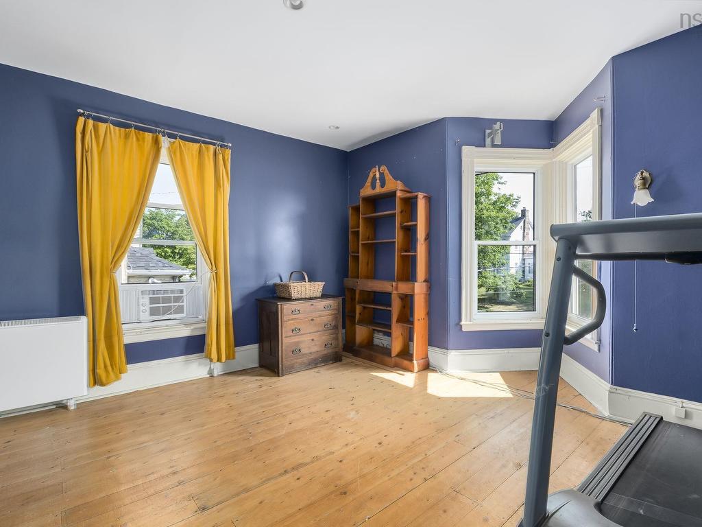 












328 King Street

,
Windsor,




NS
B0N 2T0

