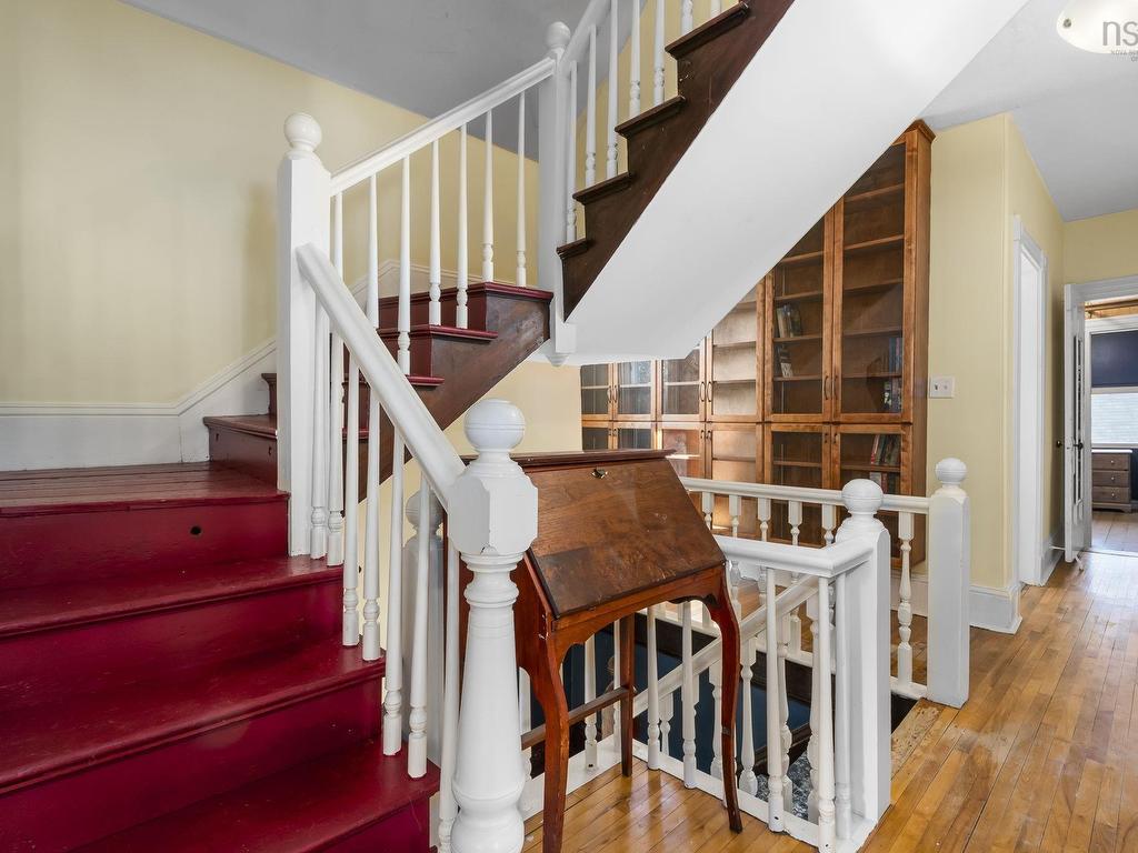 












328 King Street

,
Windsor,




NS
B0N 2T0

