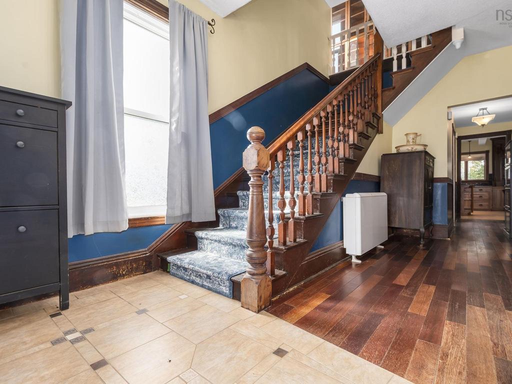 












328 King Street

,
Windsor,




NS
B0N 2T0

